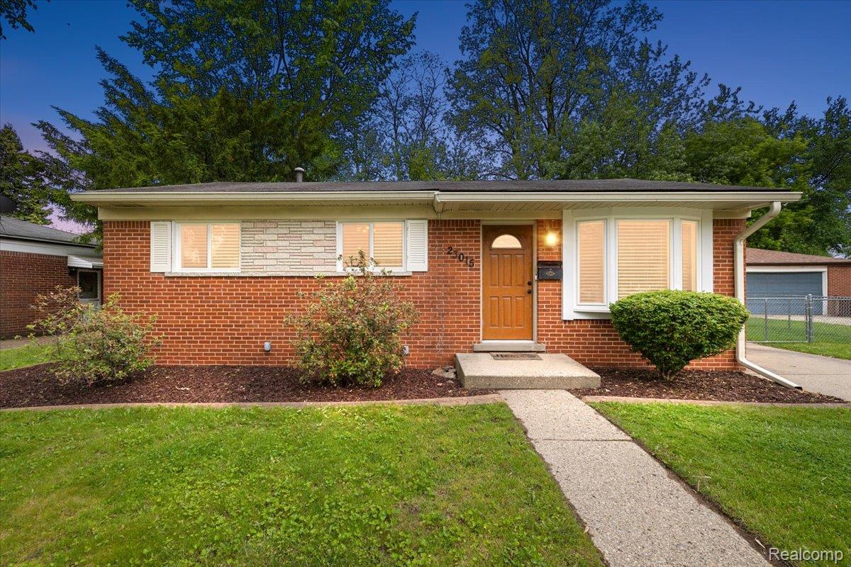 23015, Tuck, Farmington, Michigan, 48336