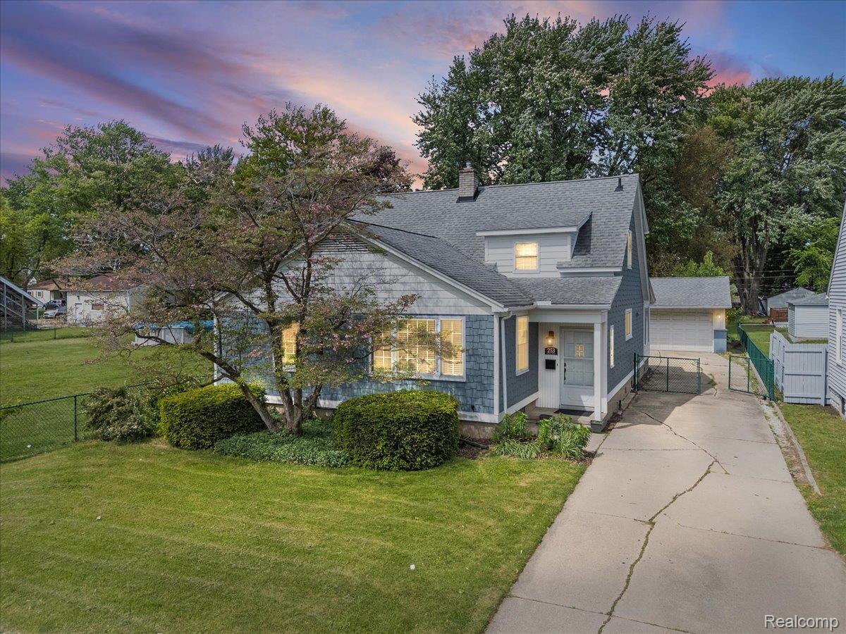 253, Rose, Mt. Clemens, Michigan, 48043
