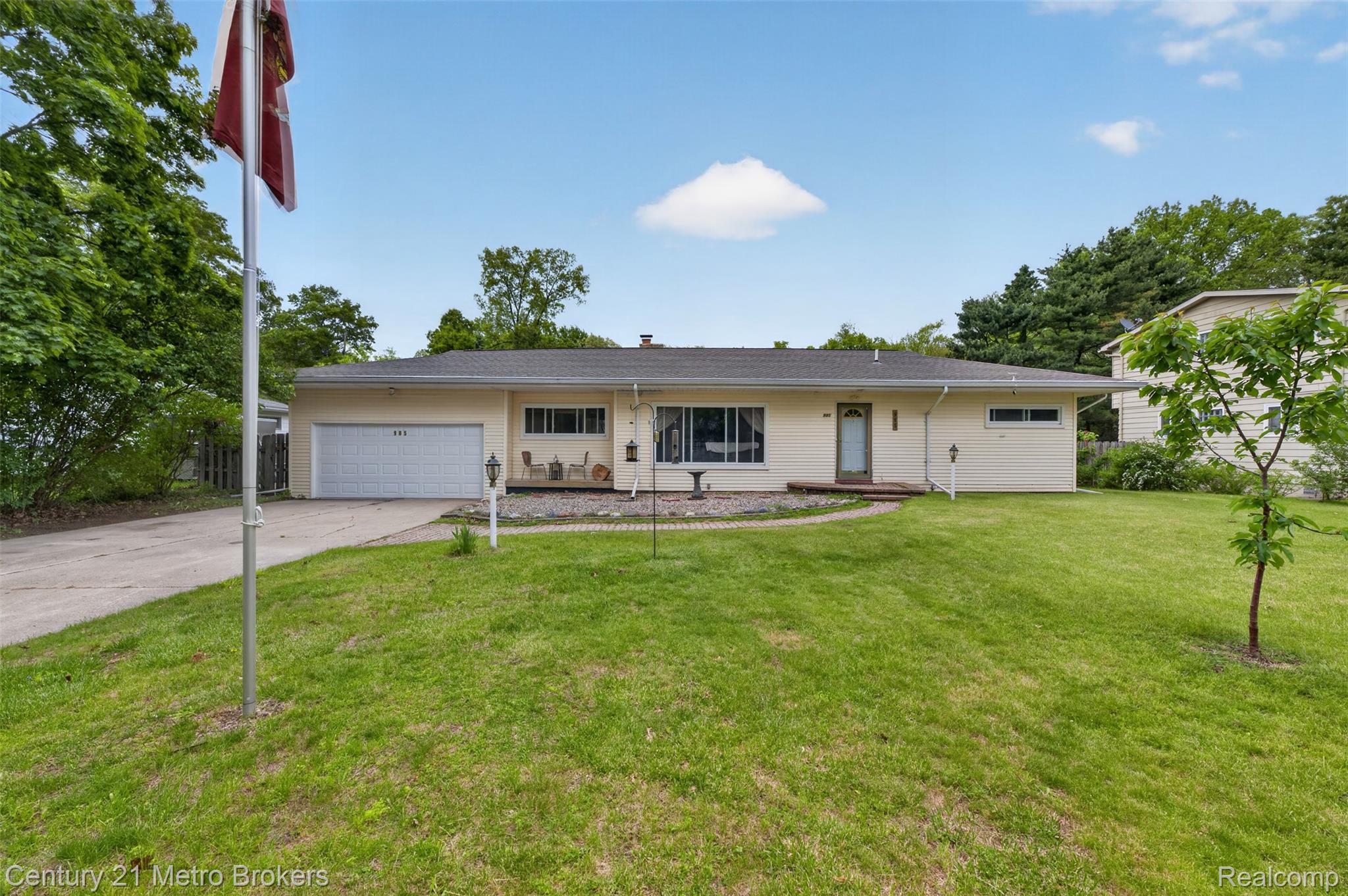 985, Park, Highland, Michigan, 48356