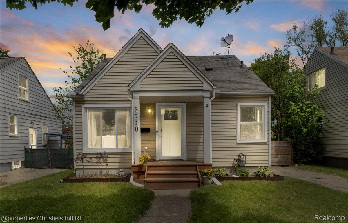 8740, Saratoga, Oak Park, Michigan, 48237