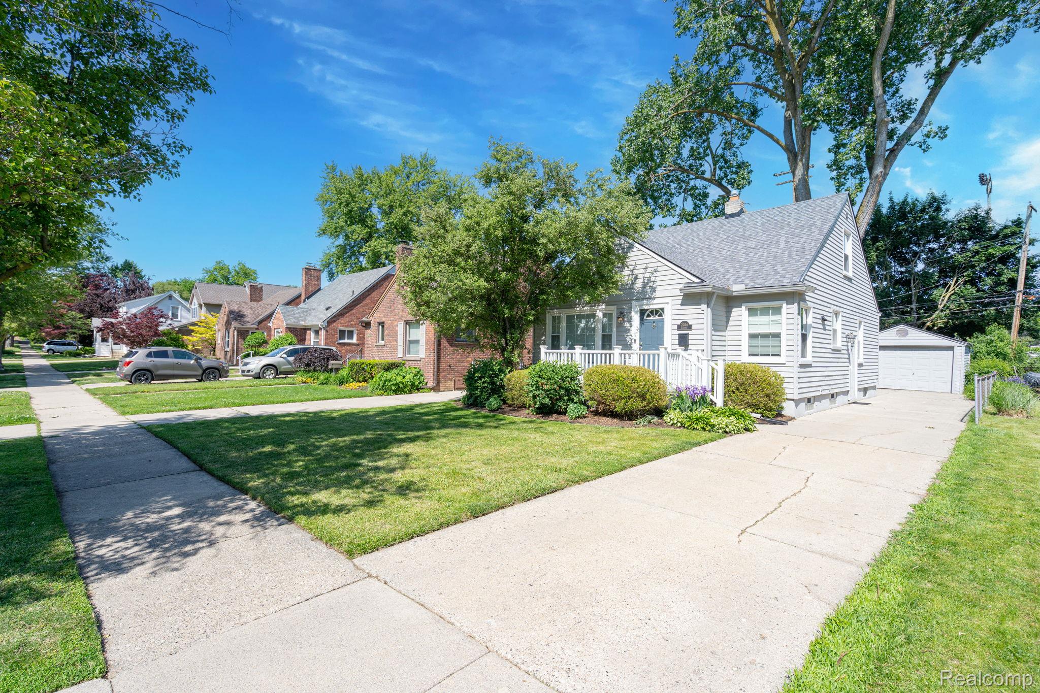 2036, Gardner, Berkley, Michigan, 48072