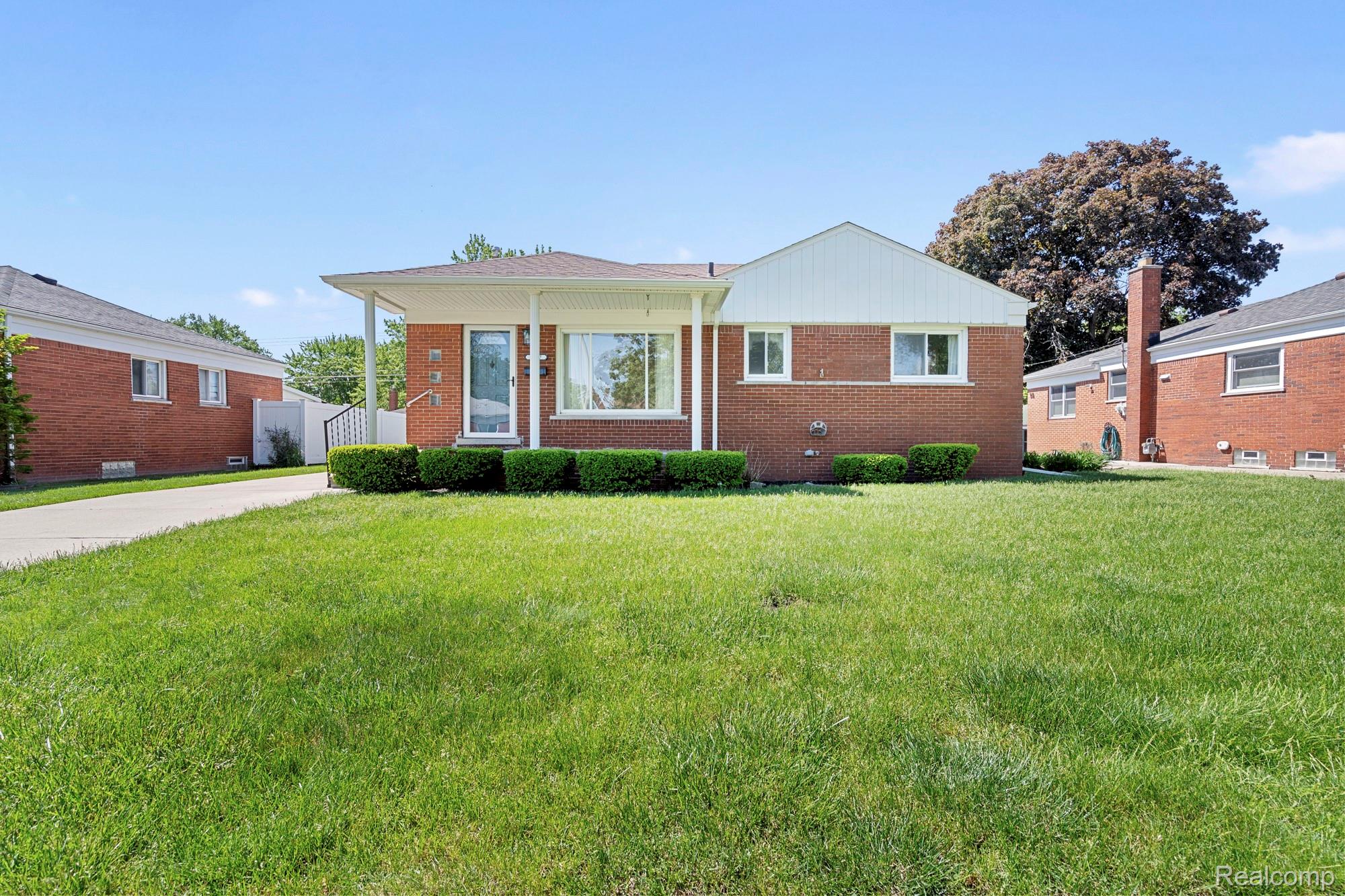 3327, Lynn, Trenton, Michigan, 48183