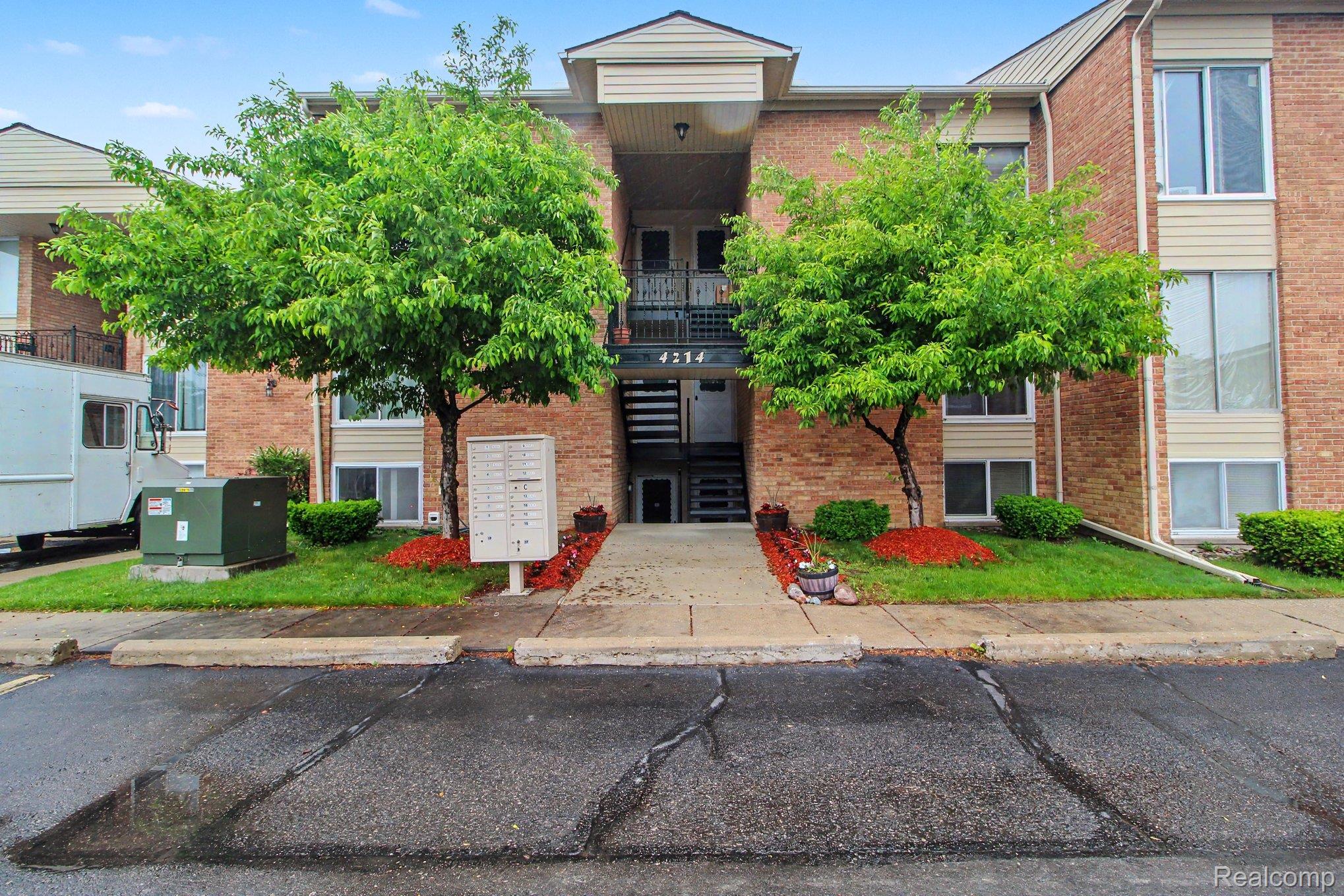 4214, Packard, #2, Ann Arbor, Michigan, 48108