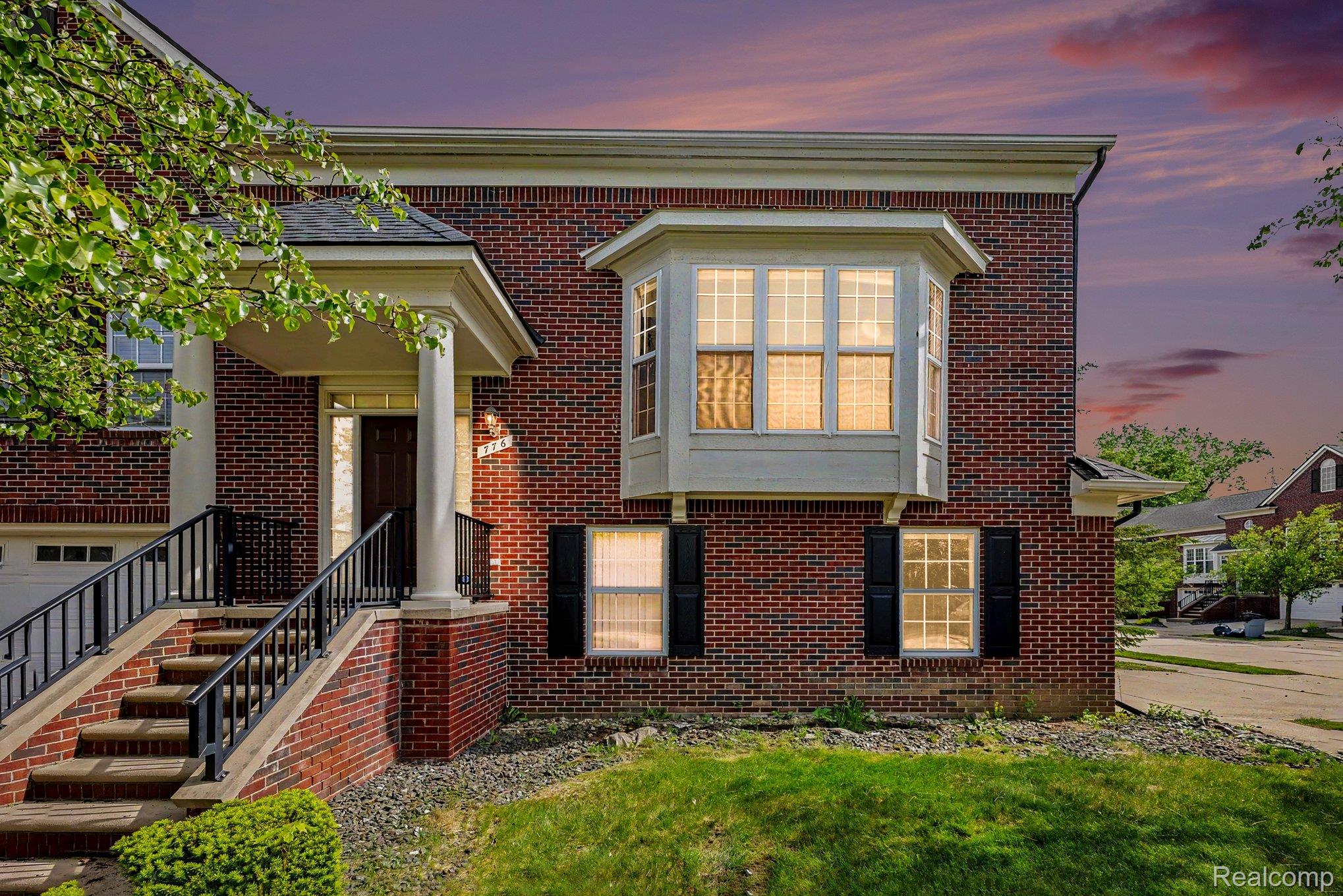 776, PAINT CREEK, Troy, Michigan, 48085