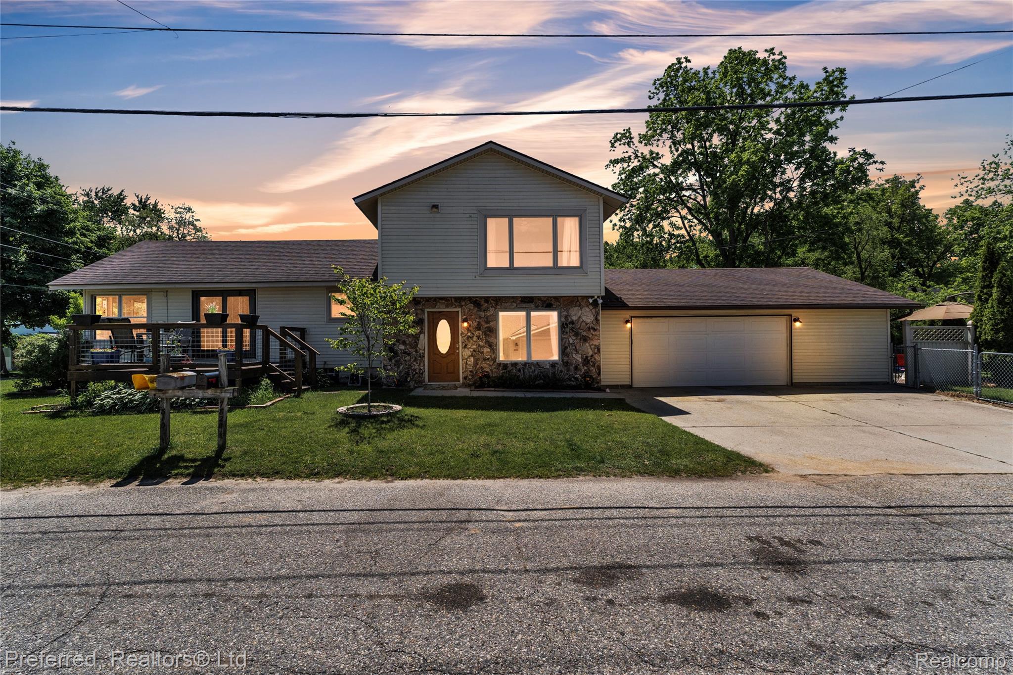 2400, GILLHAM, West Bloomfield, Michigan, 48324