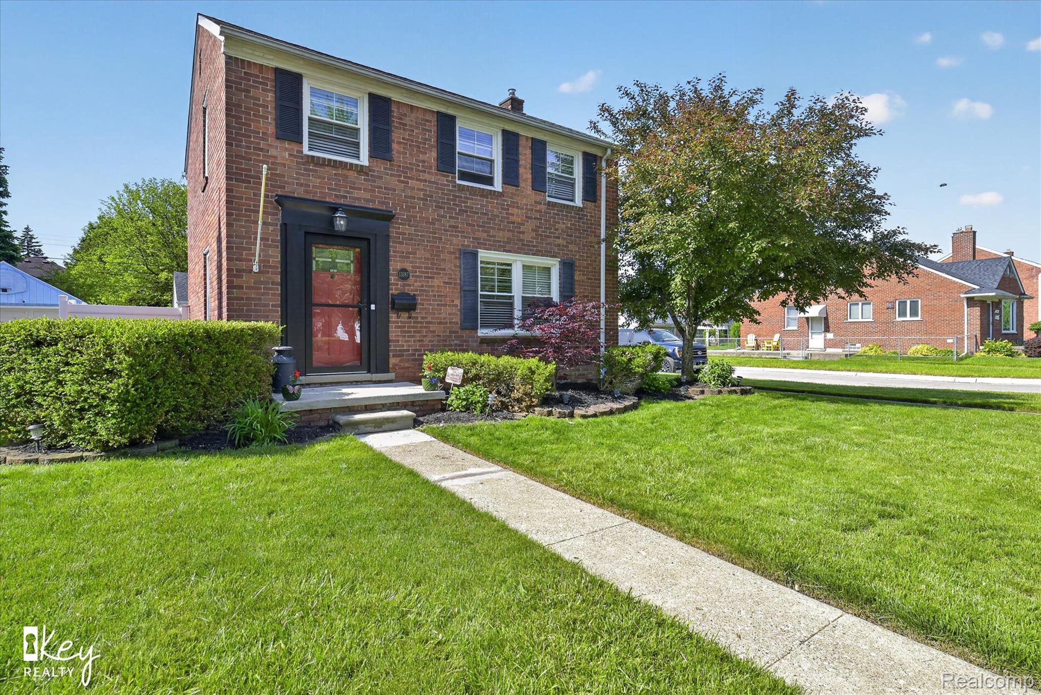 13187, Commonwealth, Southgate, Michigan, 48195