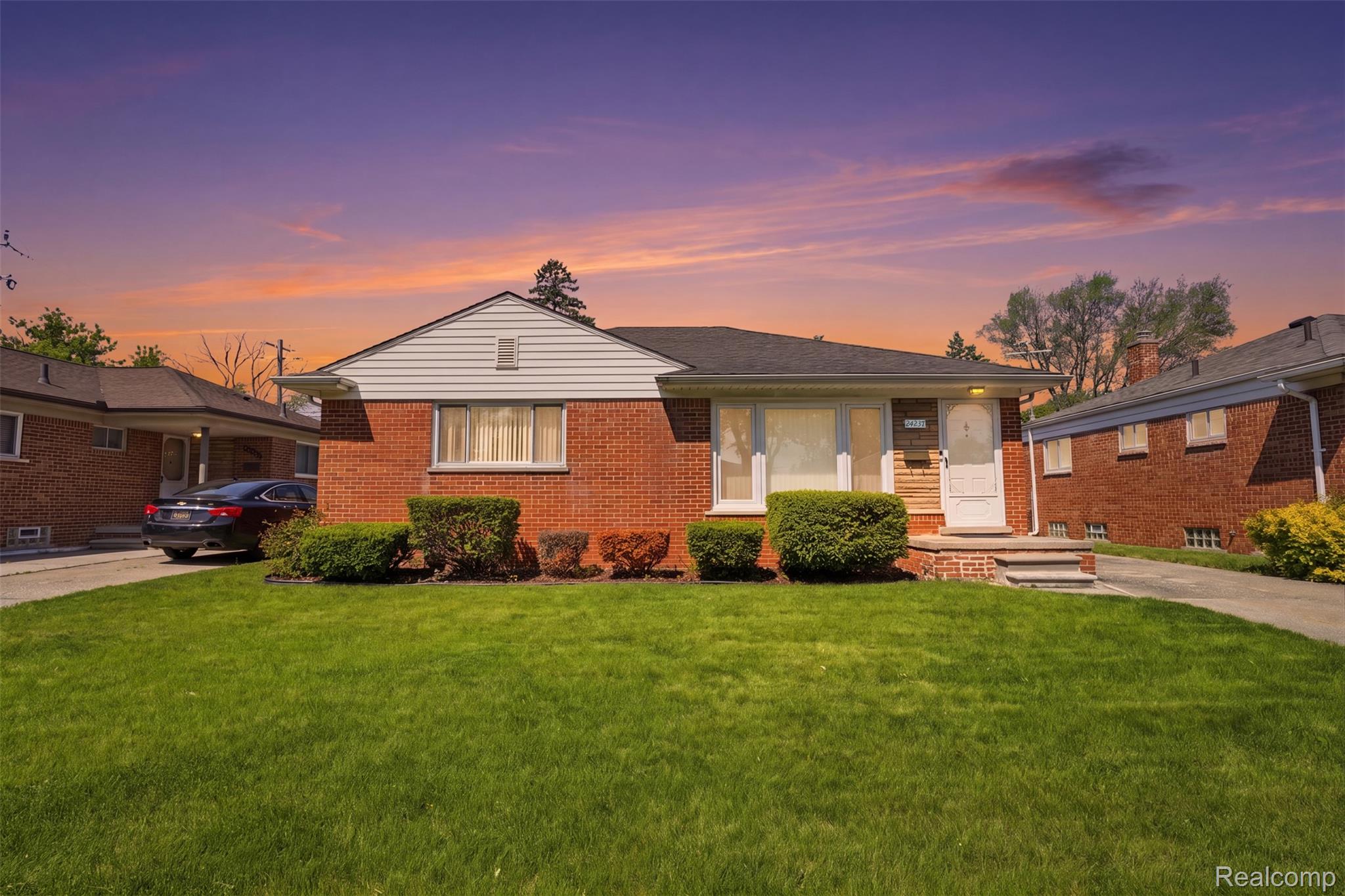 24237, Roxana, Eastpointe, Michigan, 48021