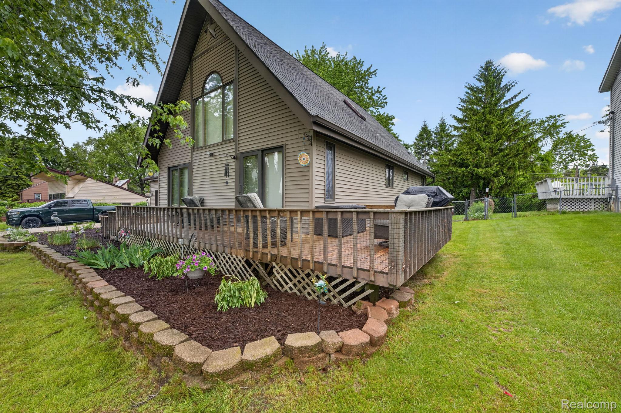 1280, Petts, Fenton, Michigan, 48430