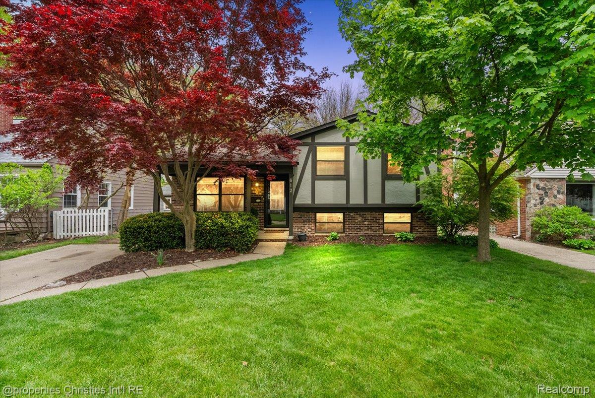 612, Royal, Royal Oak, Michigan, 48073