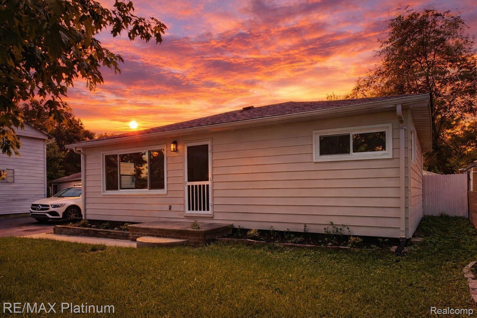 208, Devonshire, Ypsilanti, Michigan, 48198