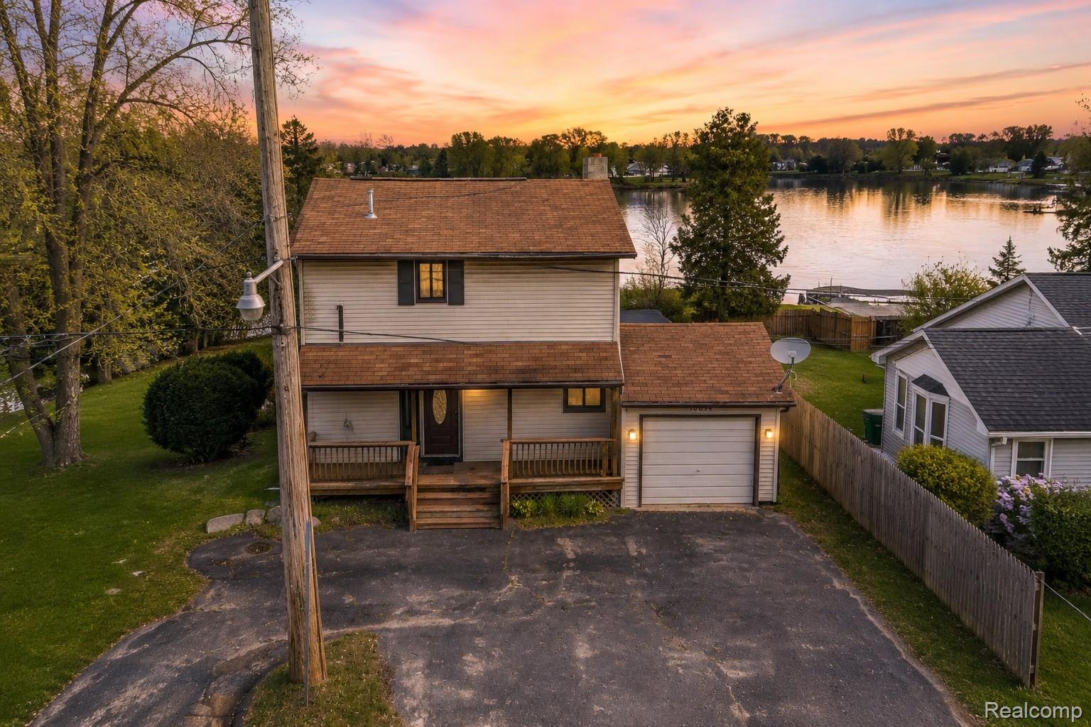 10094, Elizabeth Lake, White Lake, Michigan, 48386