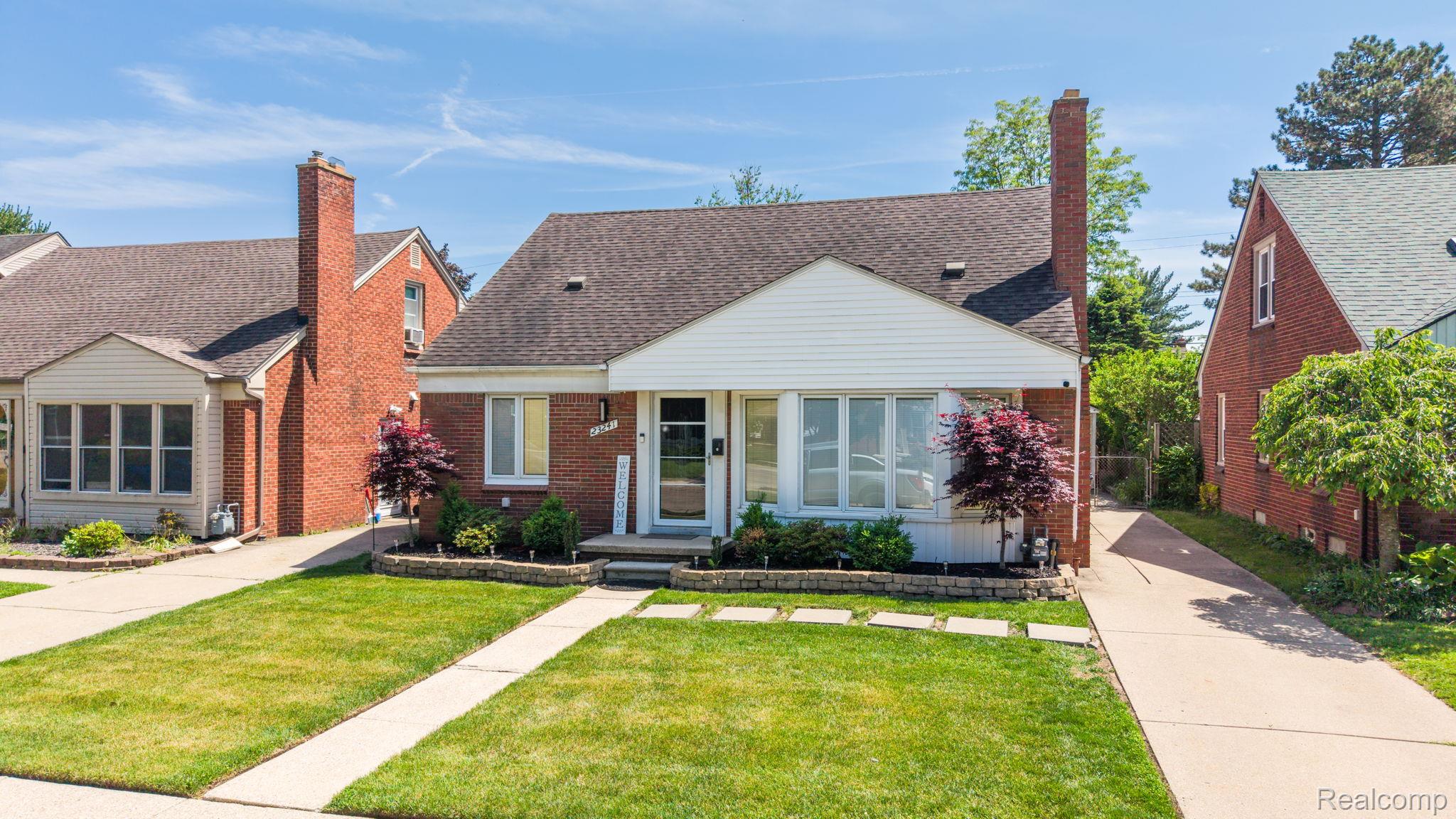 23241, Oak, Dearborn, Michigan, 48128