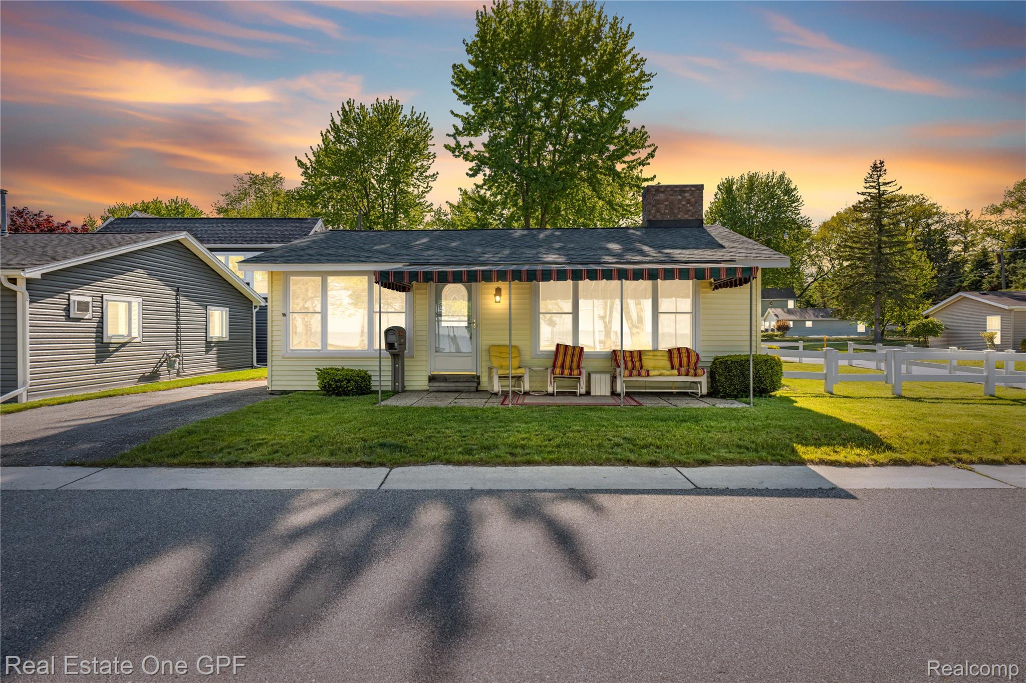 5871, Manor, Fort Gratiot, Michigan, 48059