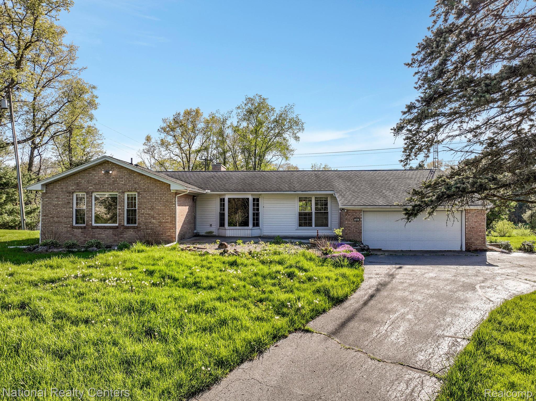 333, Eager, Howell, Michigan, 48843