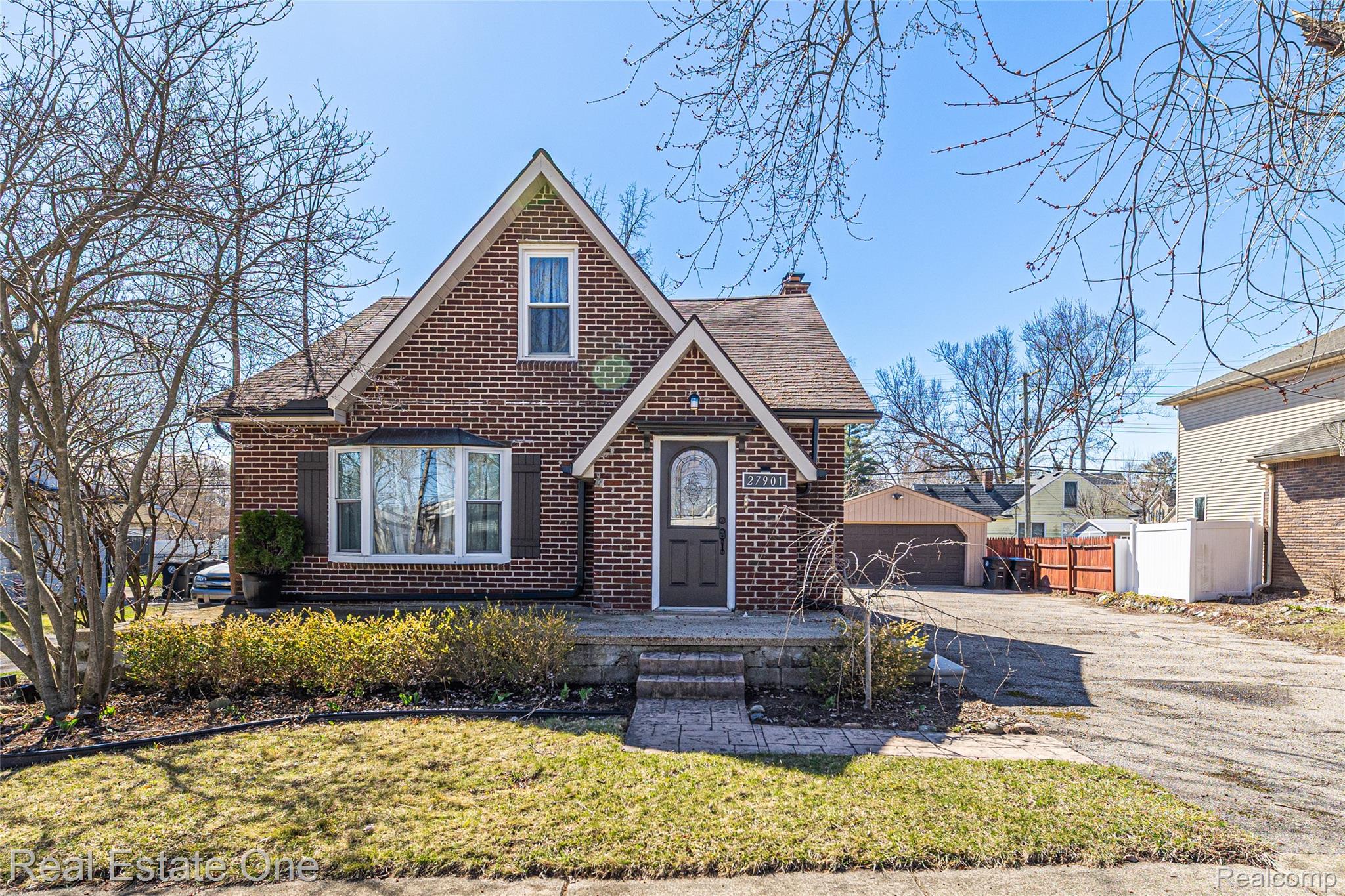 27901, Long, Livonia, Michigan, 48152