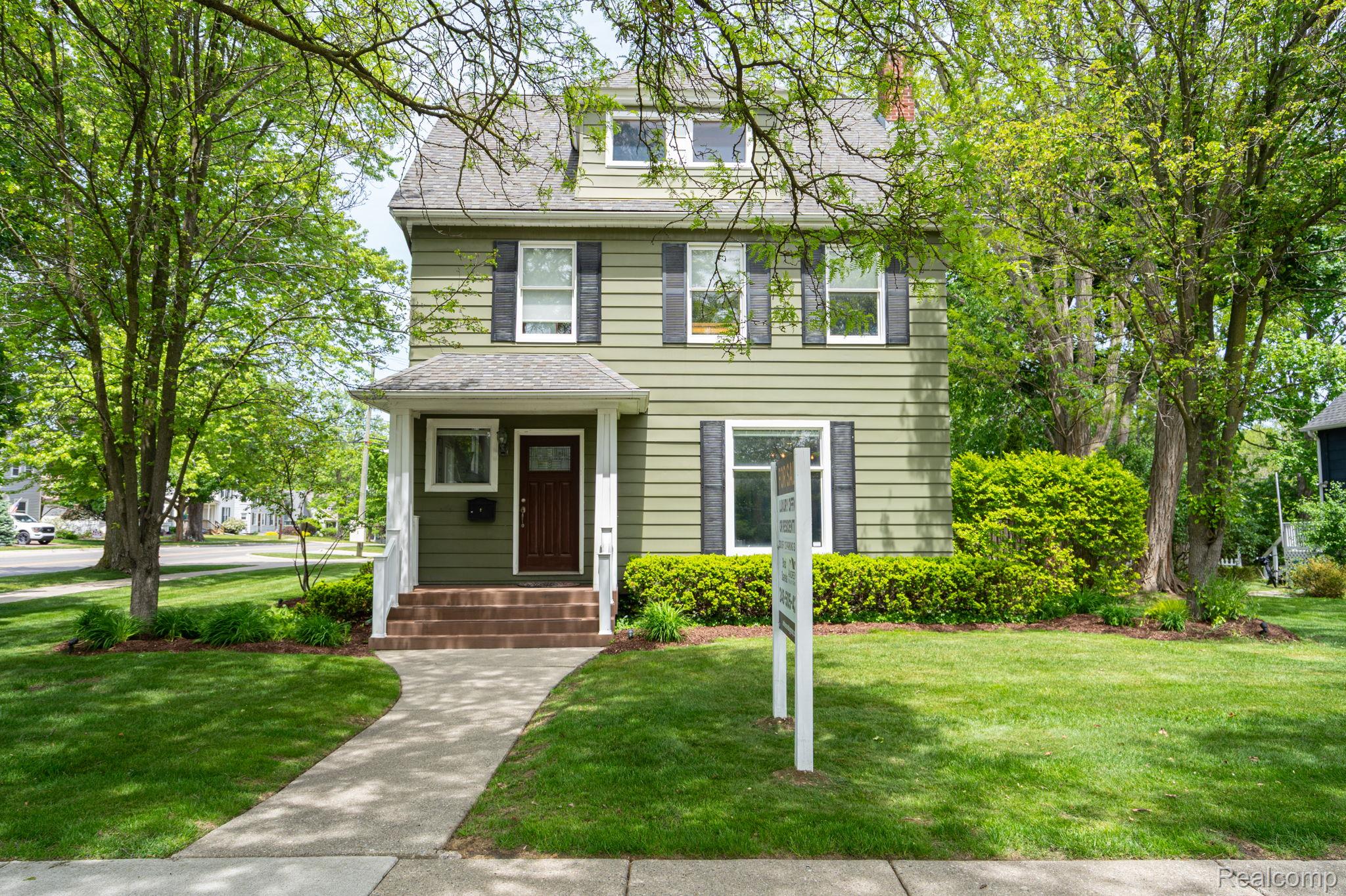 640, University, Rochester, Michigan, 48307
