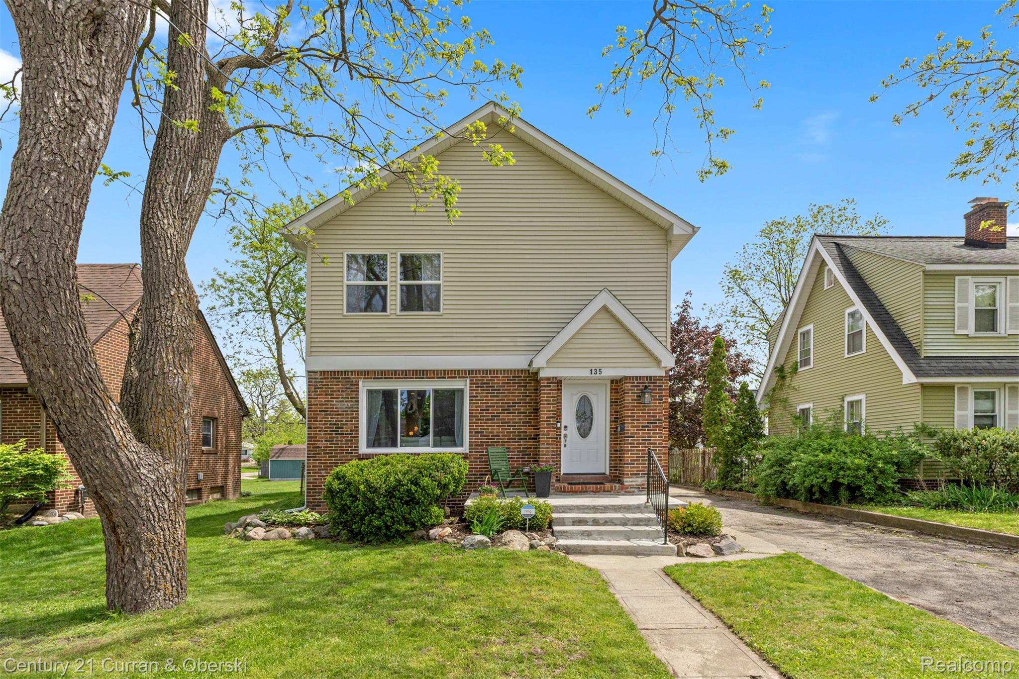 135, Draper, Waterford, Michigan, 48328