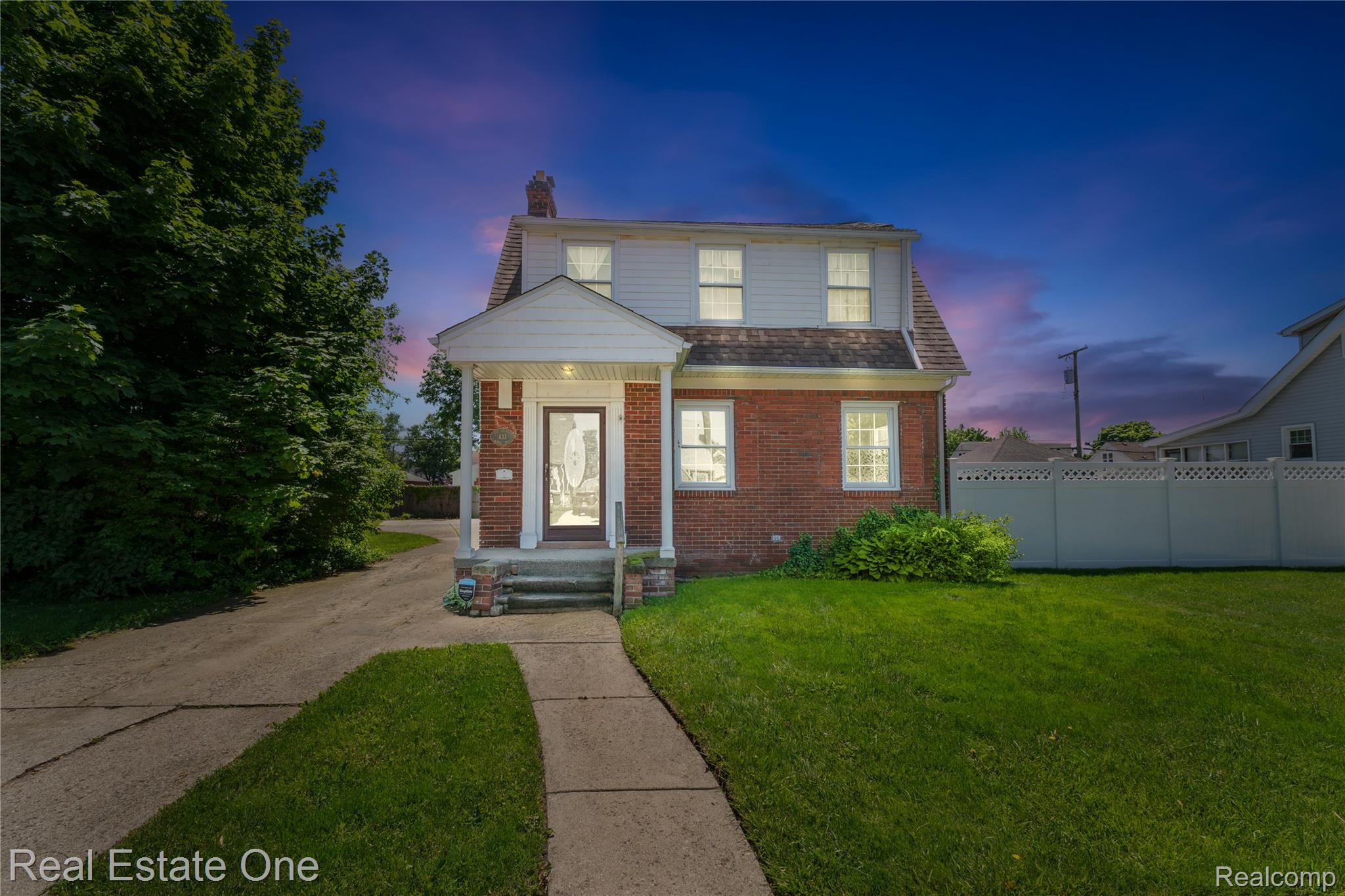 433, Kings, Wyandotte, Michigan, 48192