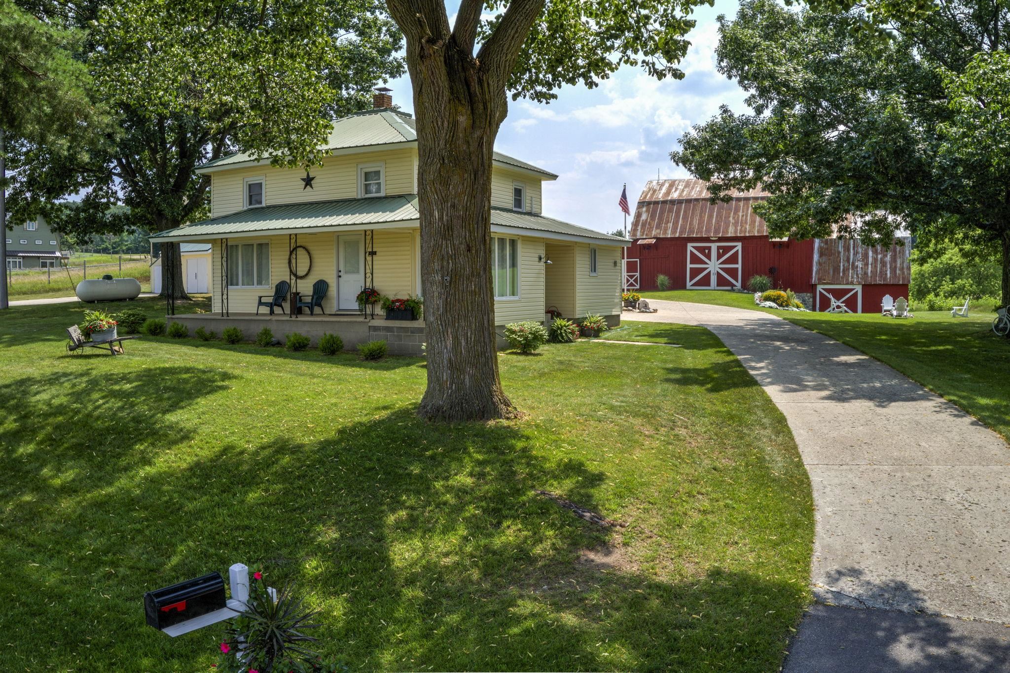 4135 Schoolcraft