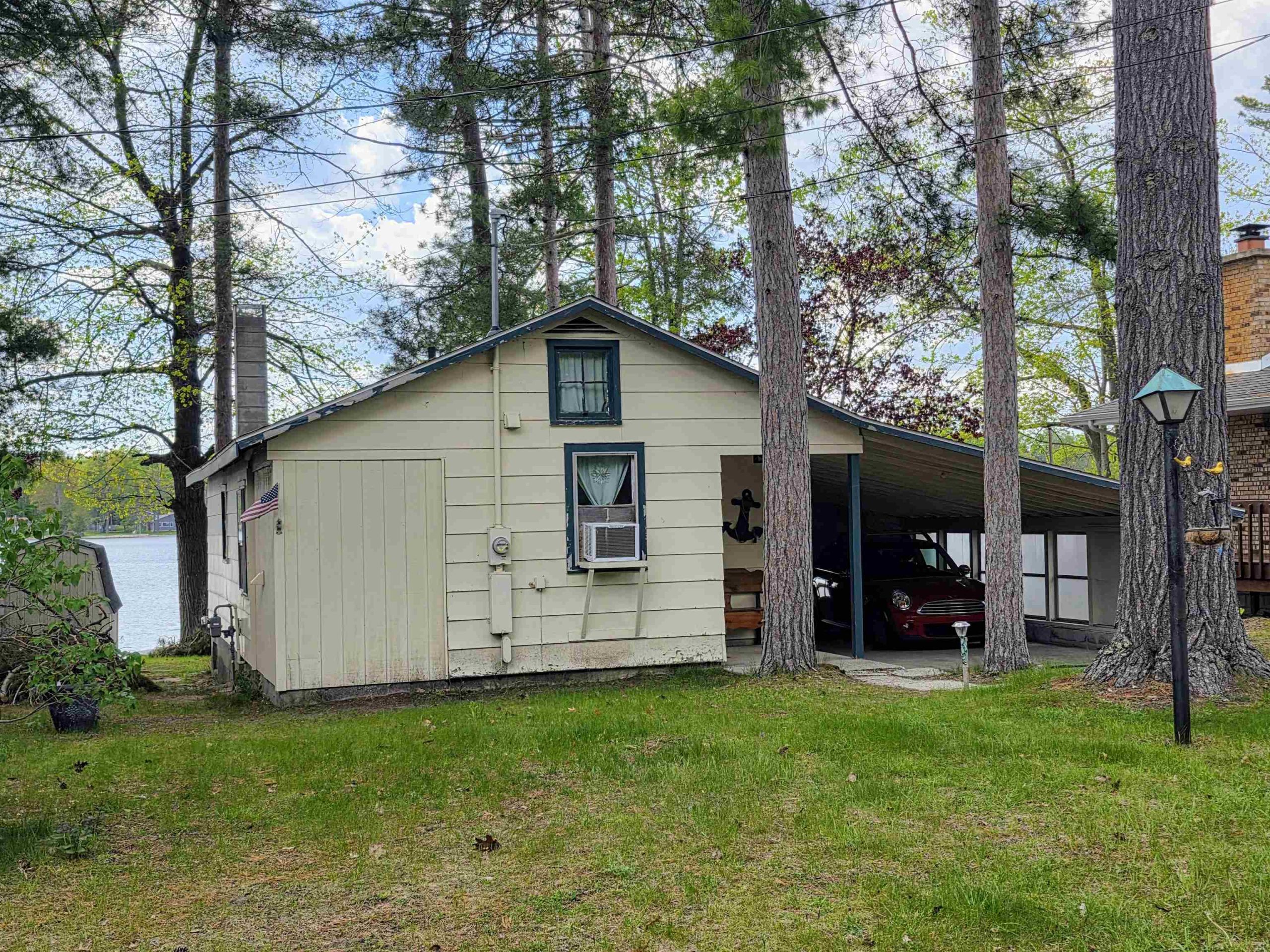 3682 E Cedar Lake DR