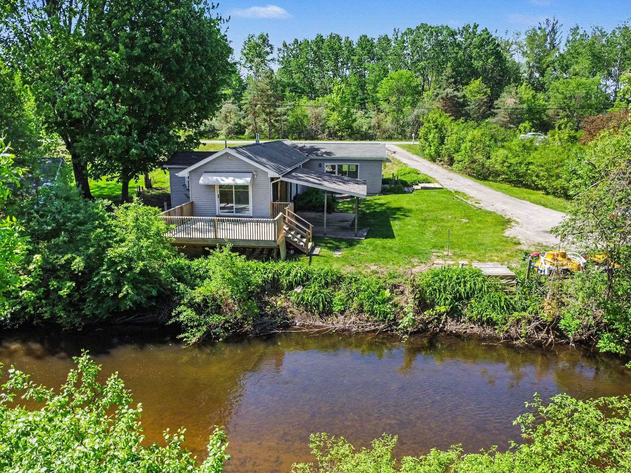 2457 E Ludington DR