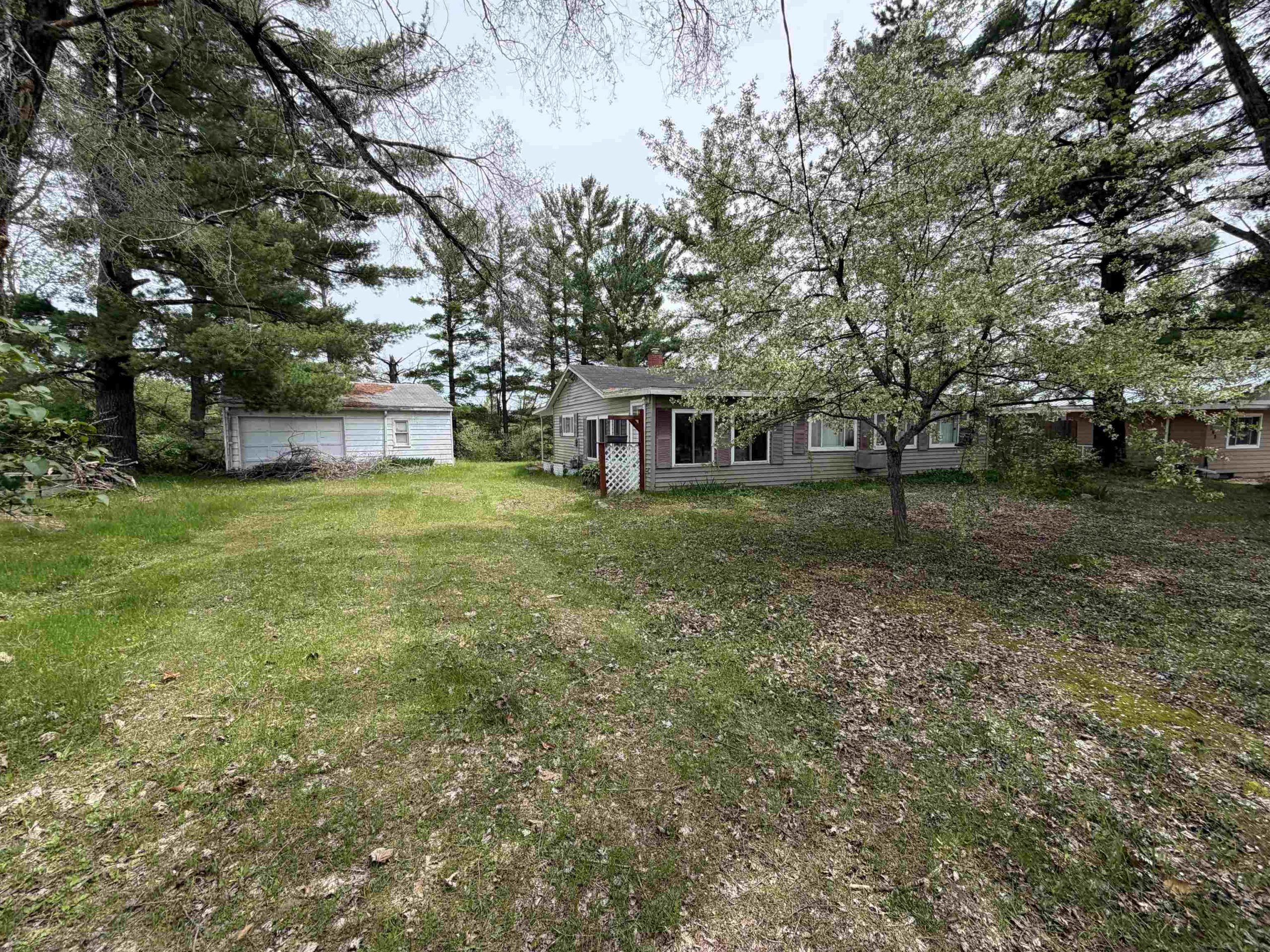 382 S Scott DR