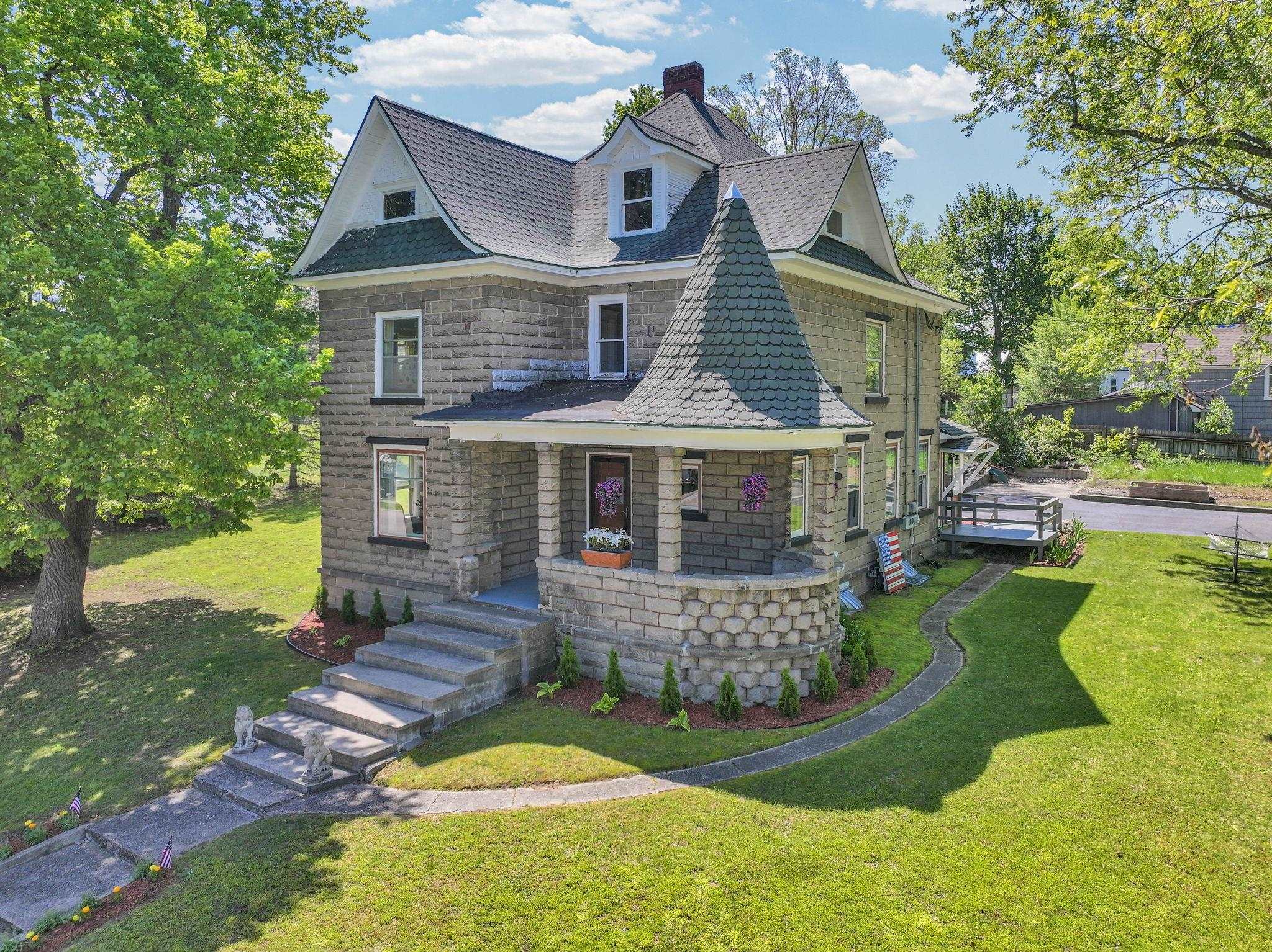 413 W Main