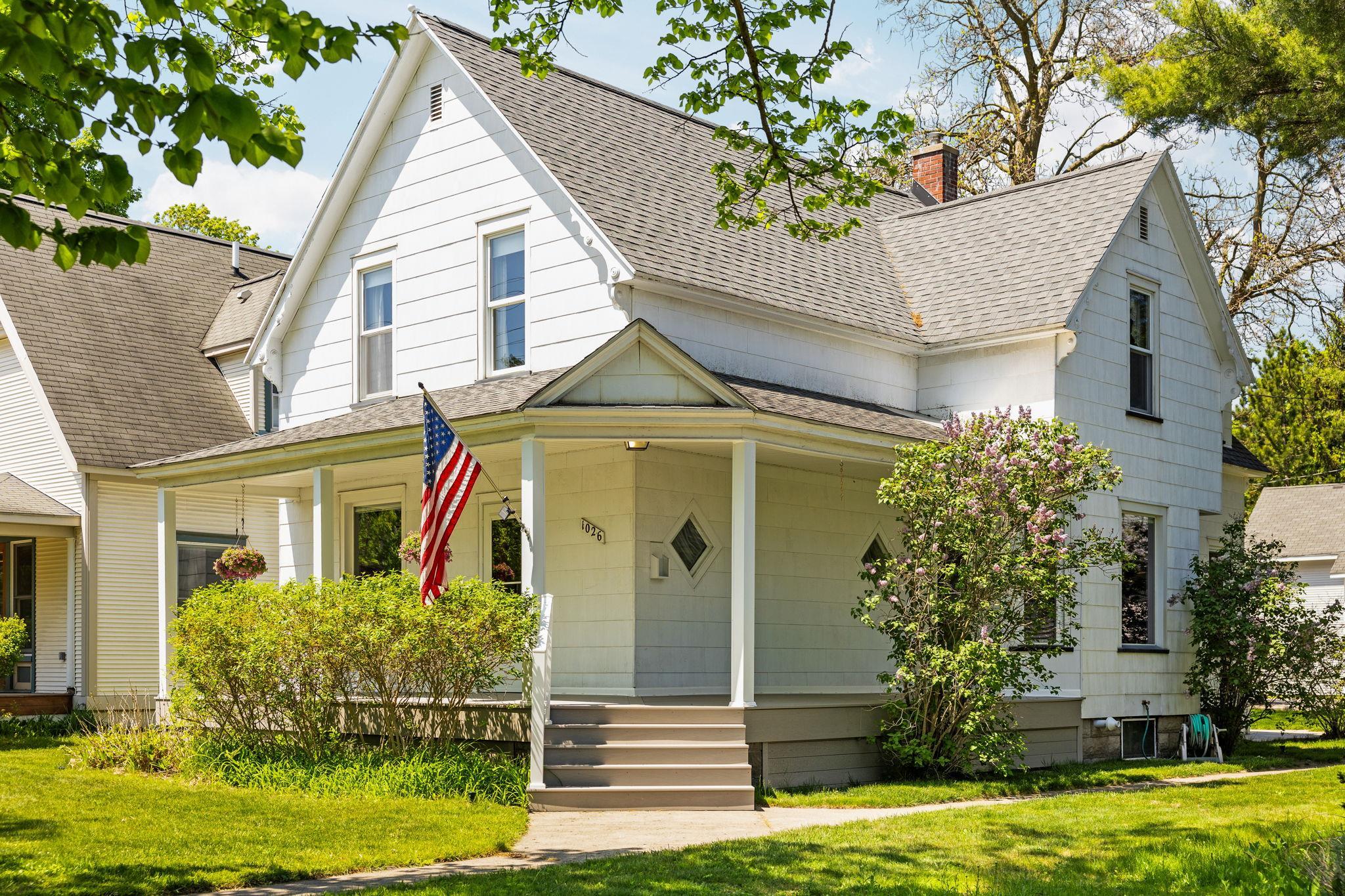 1026 W Front