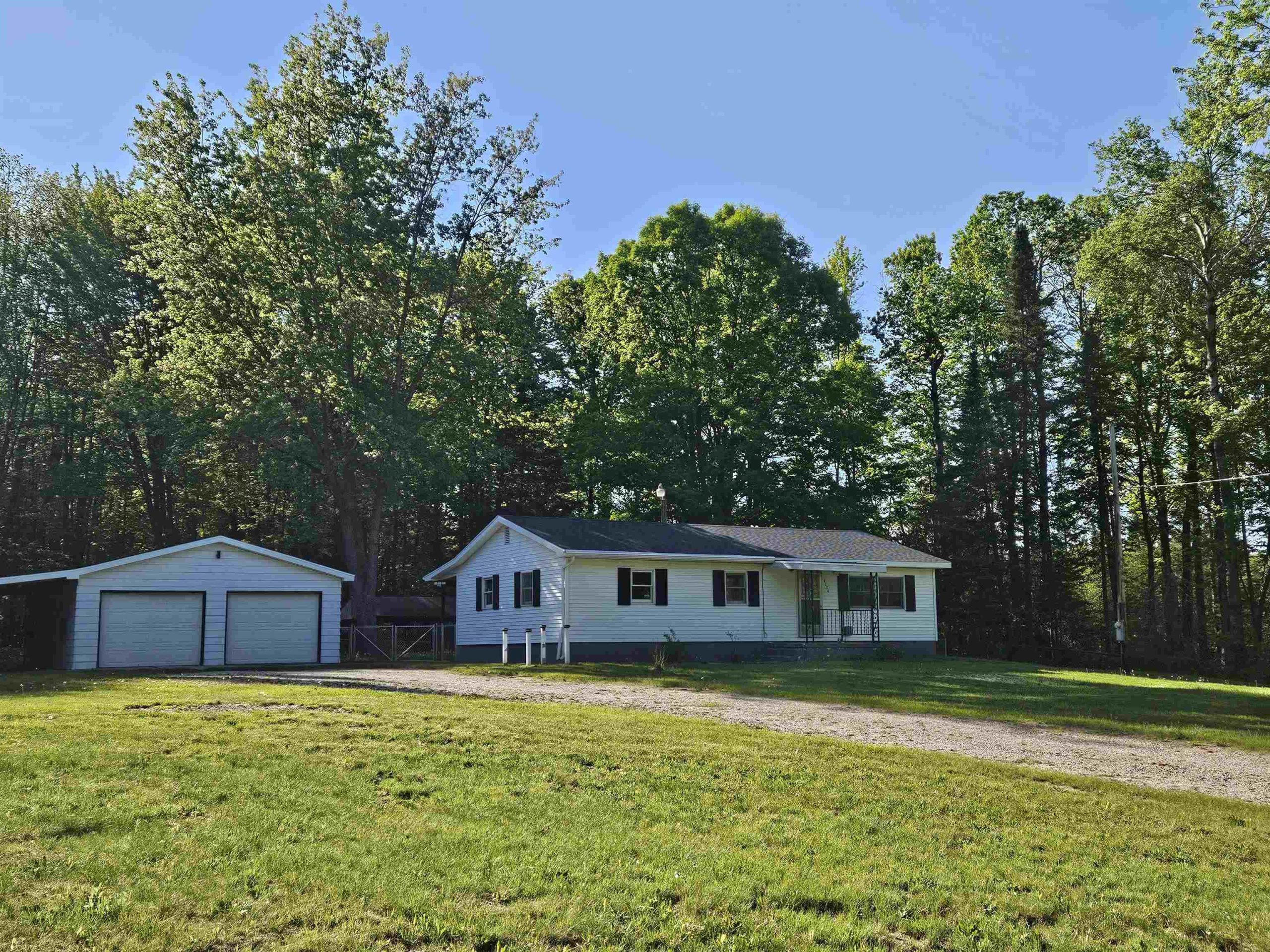 4774 S Lachance
