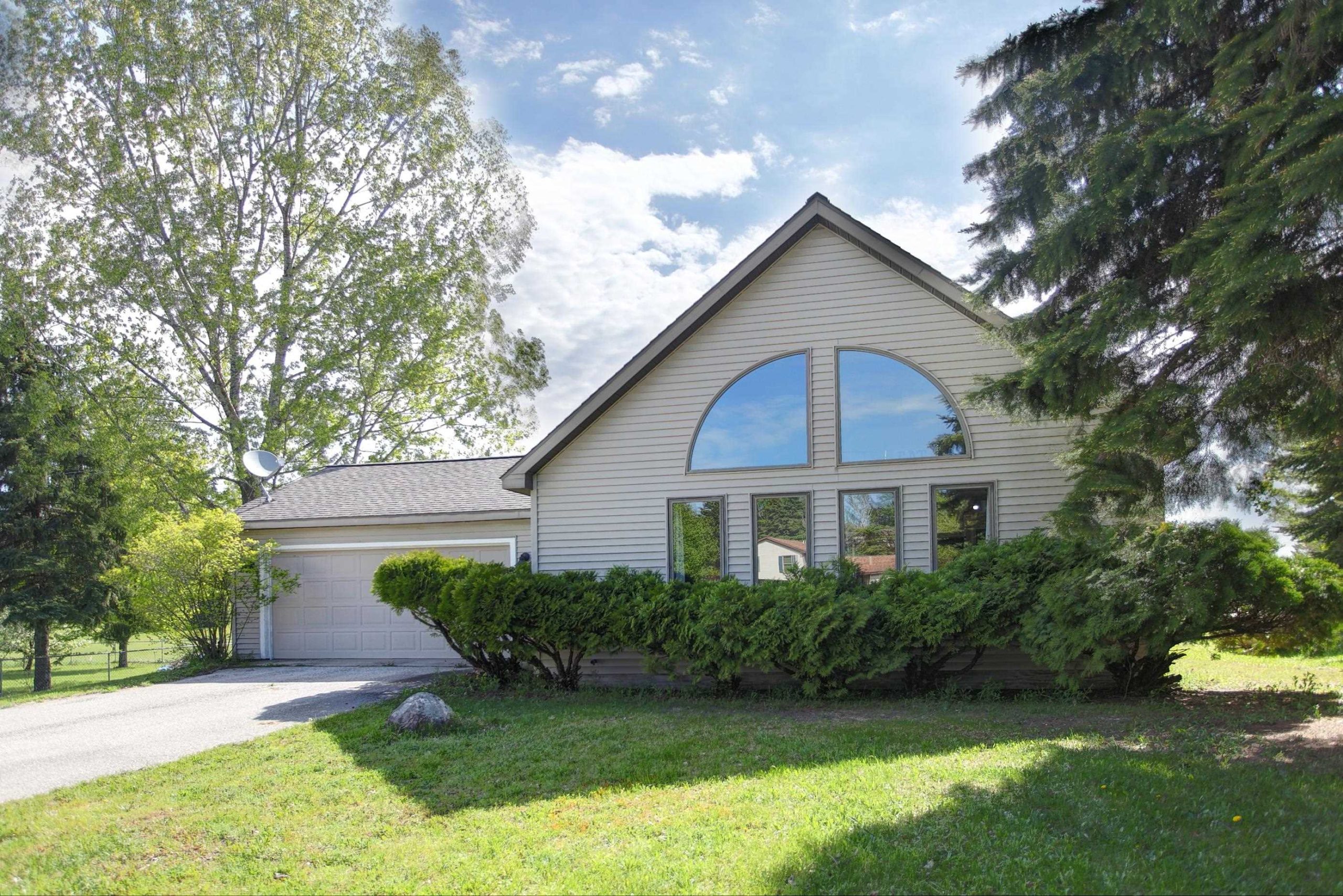 12325 Lincoln Hollow