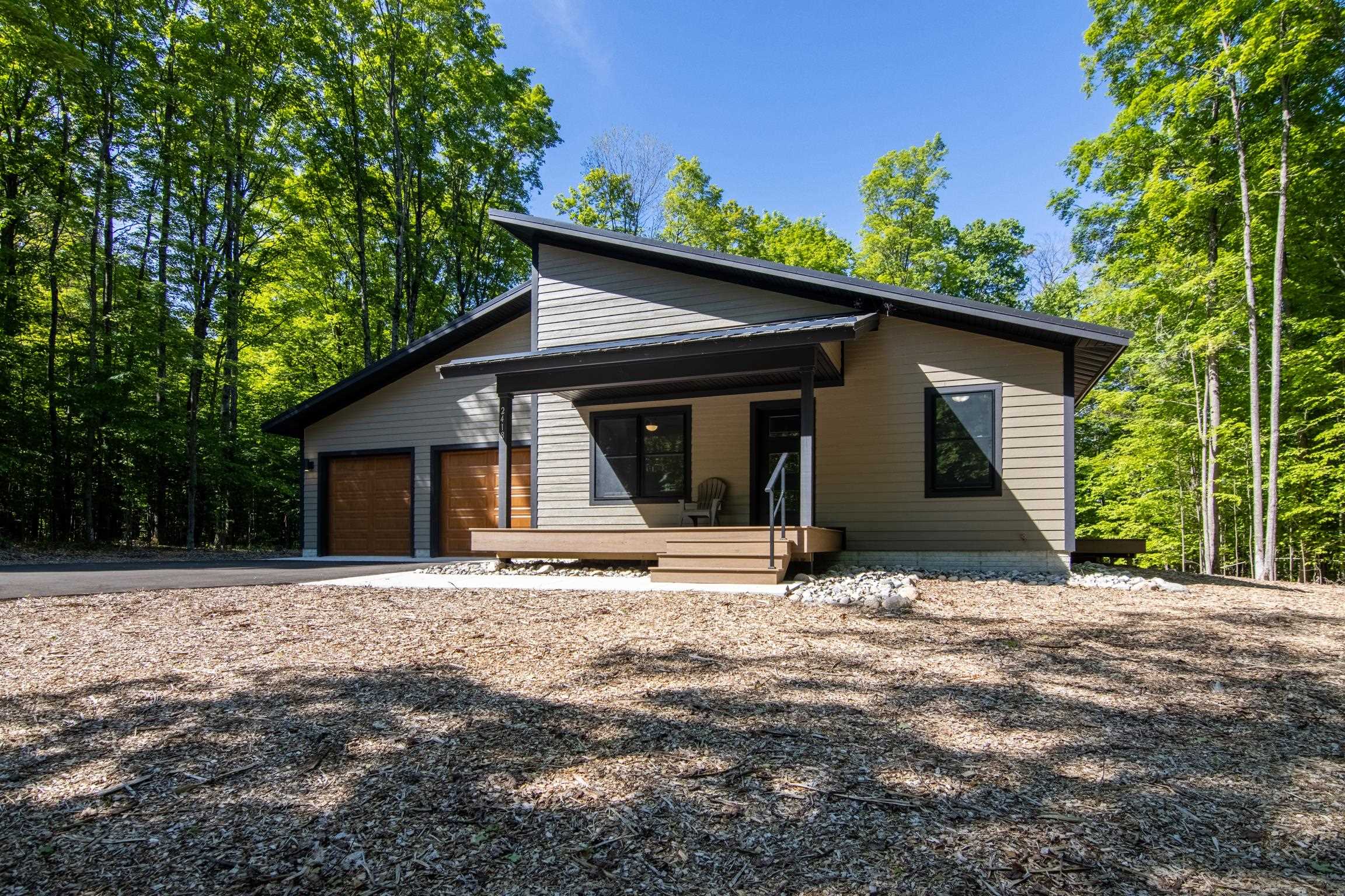 2418 Hawks Eye DR