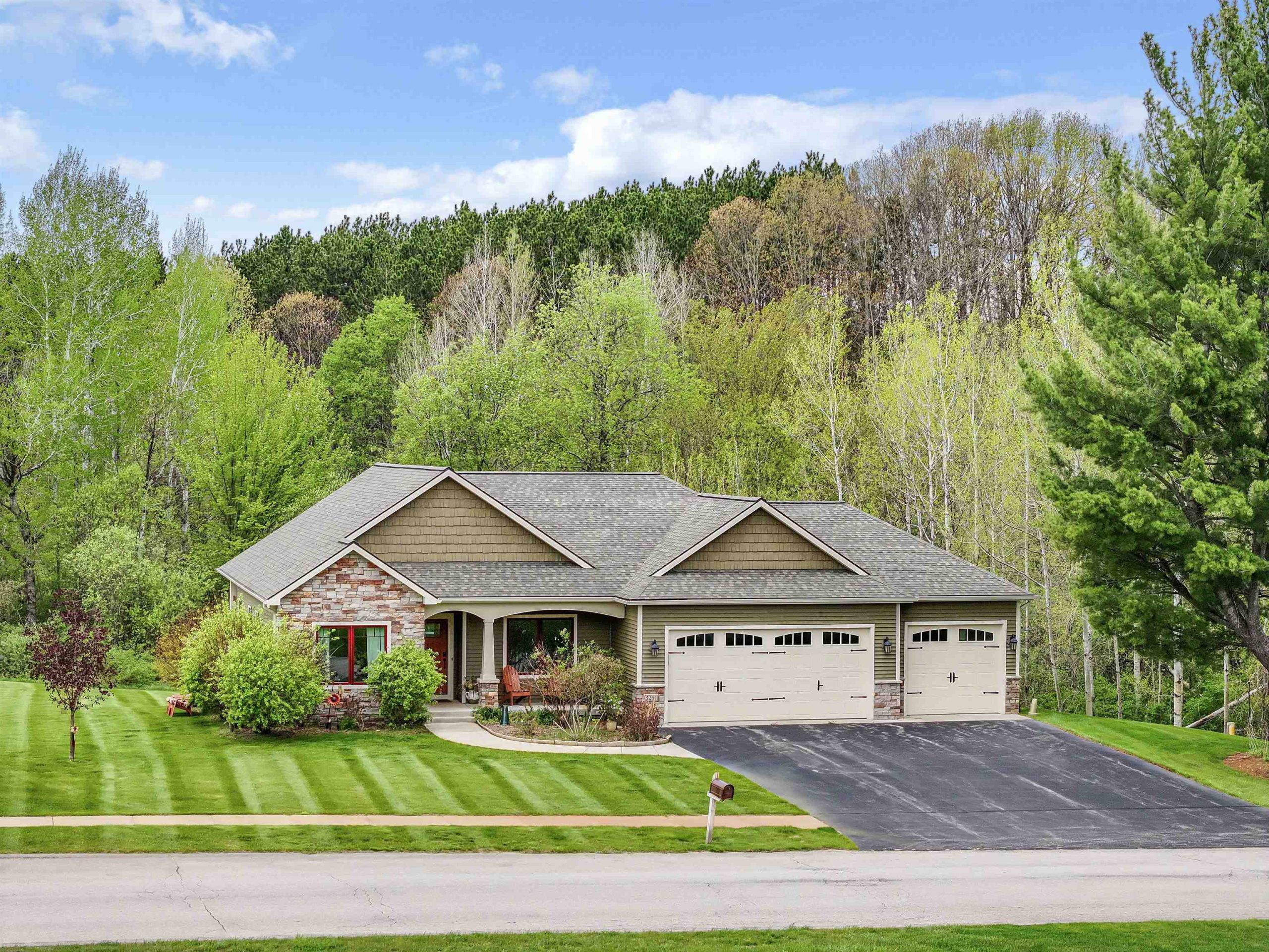 3251 Huellmantel DR