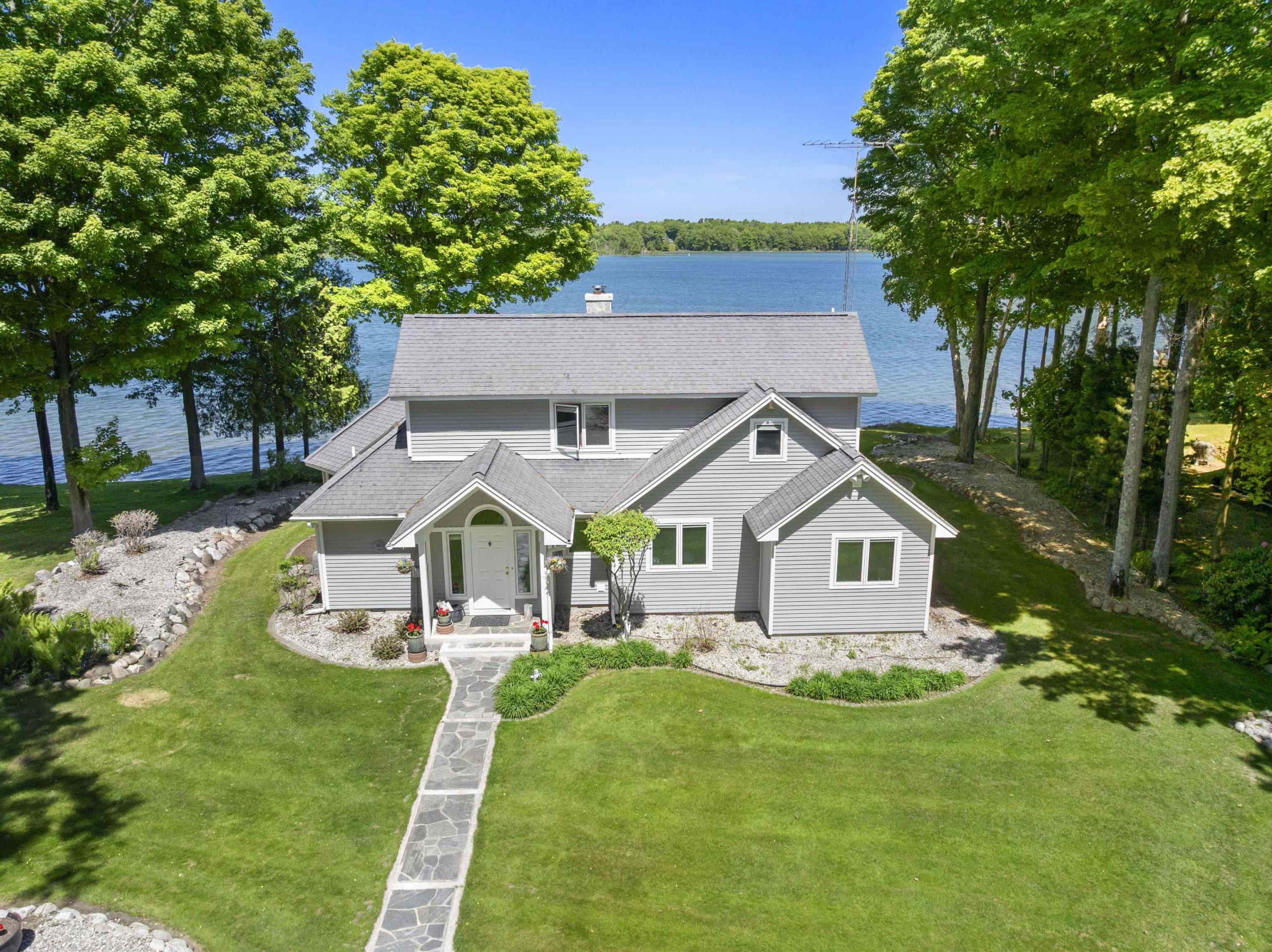 3154 Bancroft