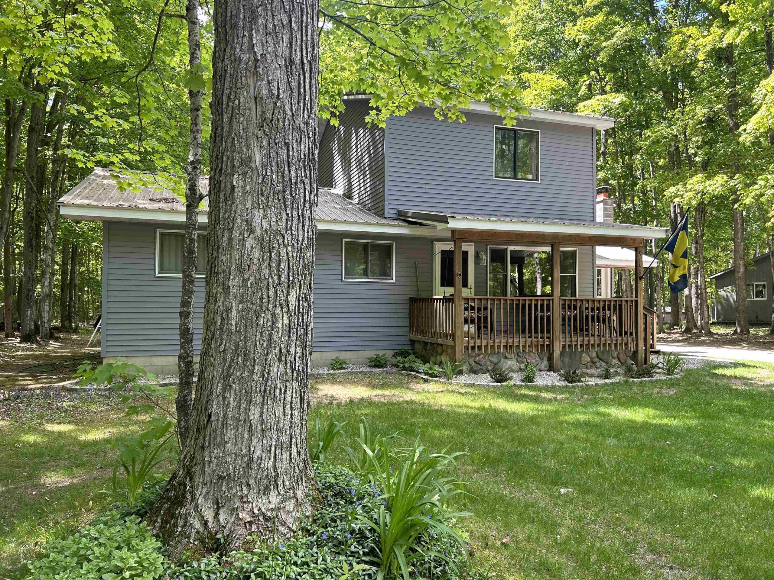 9149 N Twin Lake