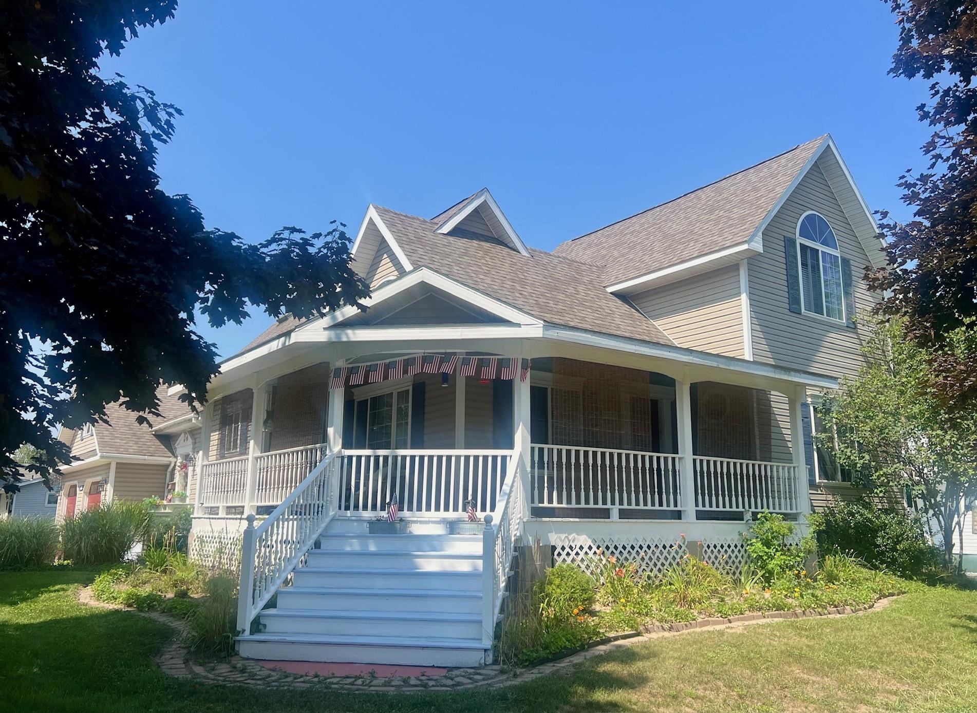 200 W Franklin