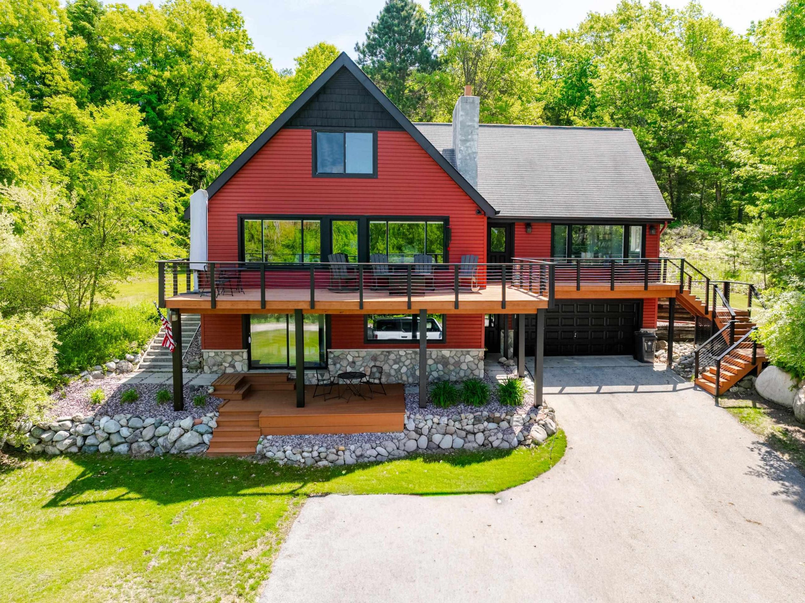 2104 Apple Hill