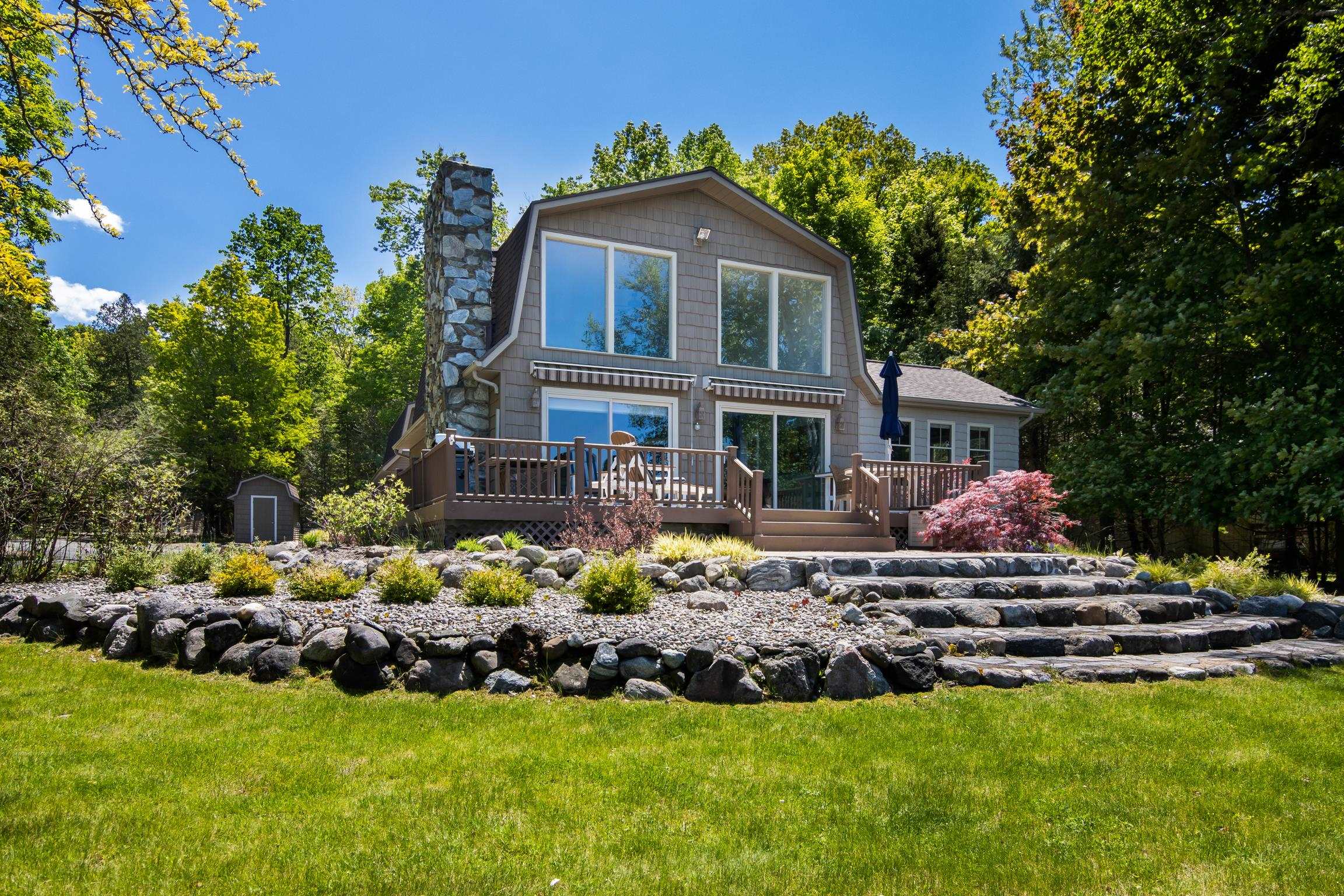 10120 E Elk Lake