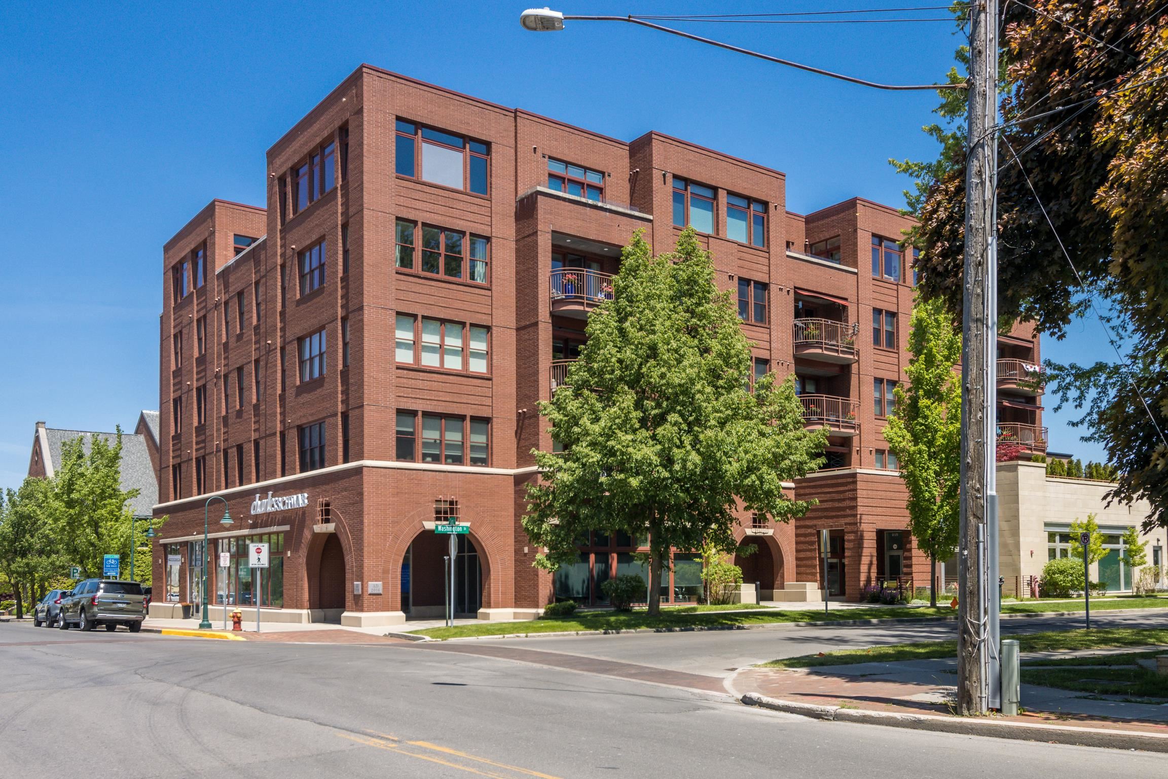 215 Washington