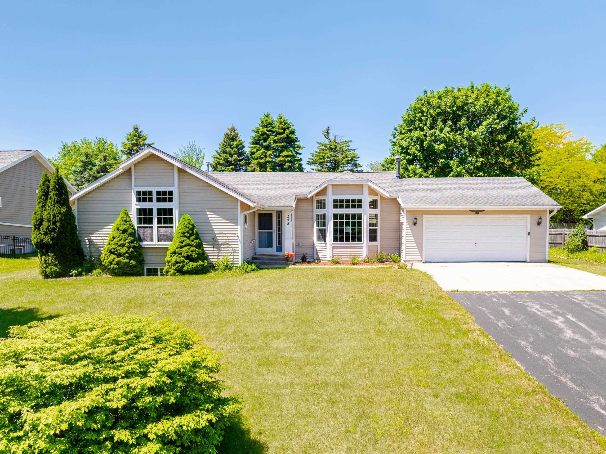 358 Sierra DR