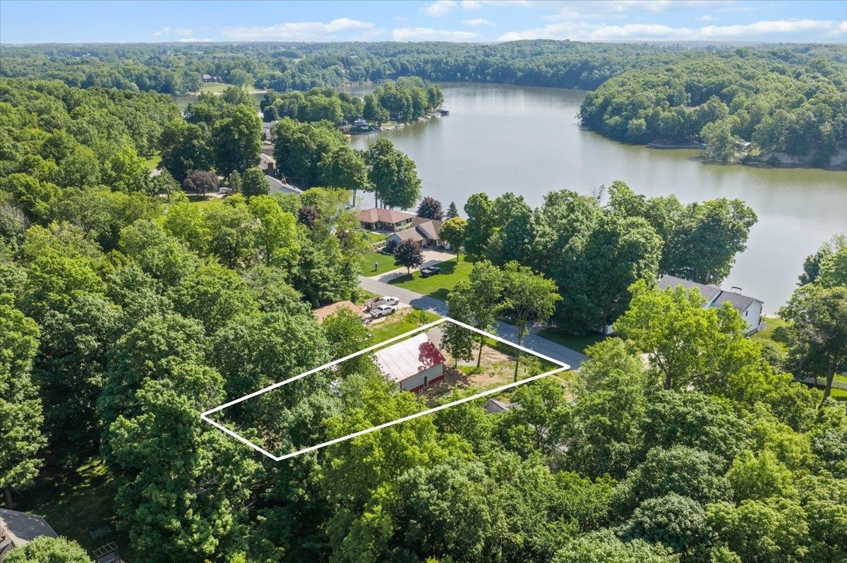 10234 Lakeside