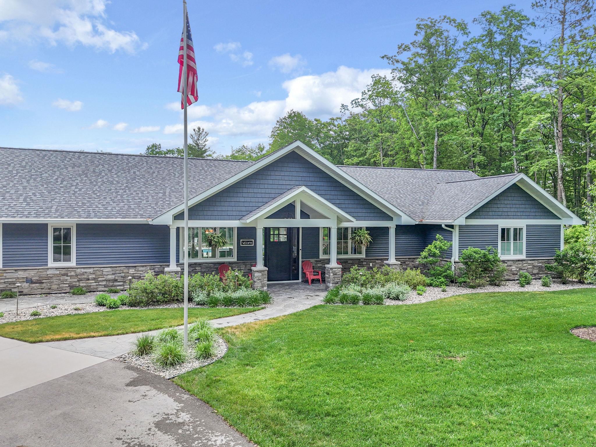 586 Starflower LN
