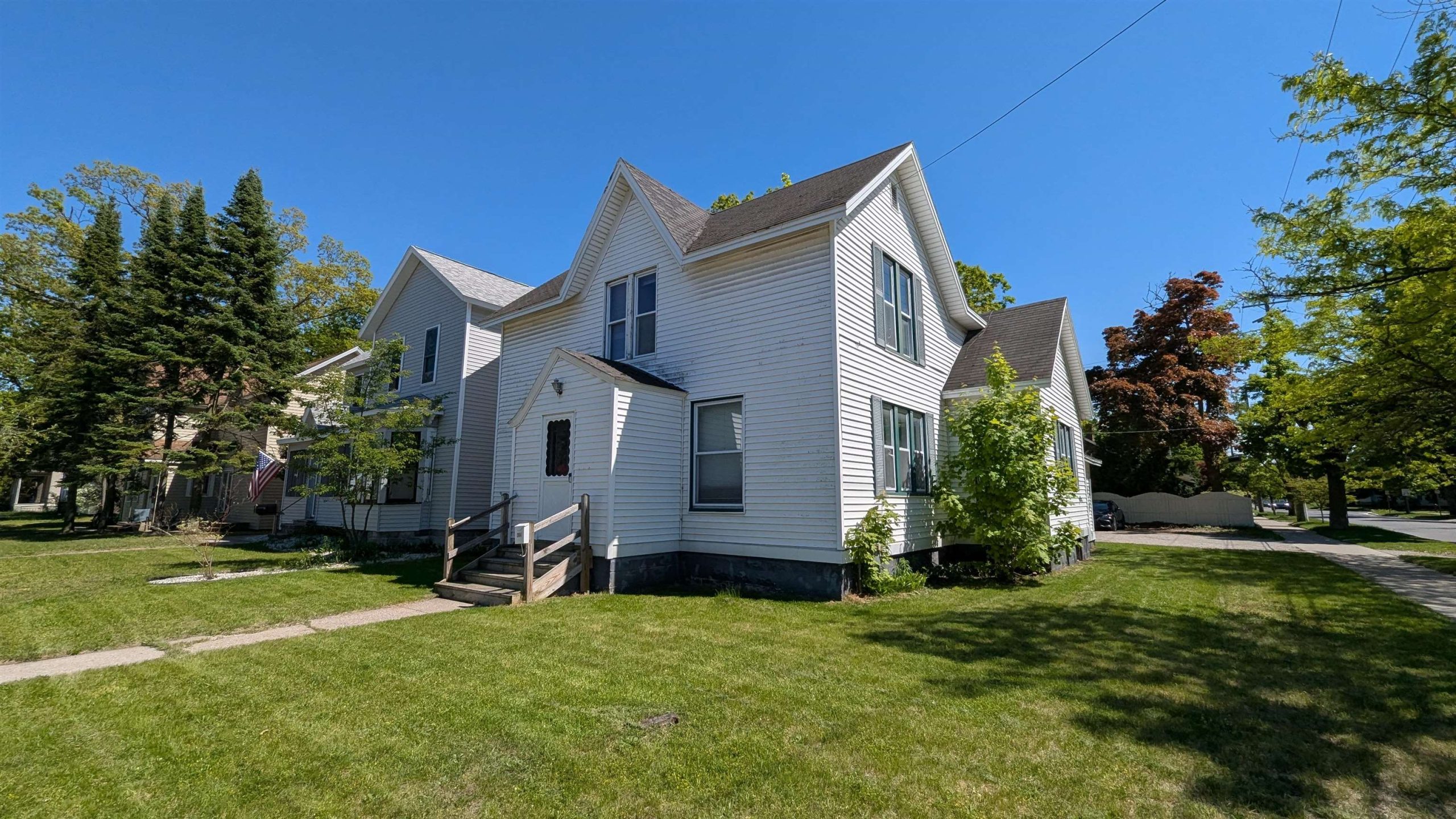 204 E Eighth