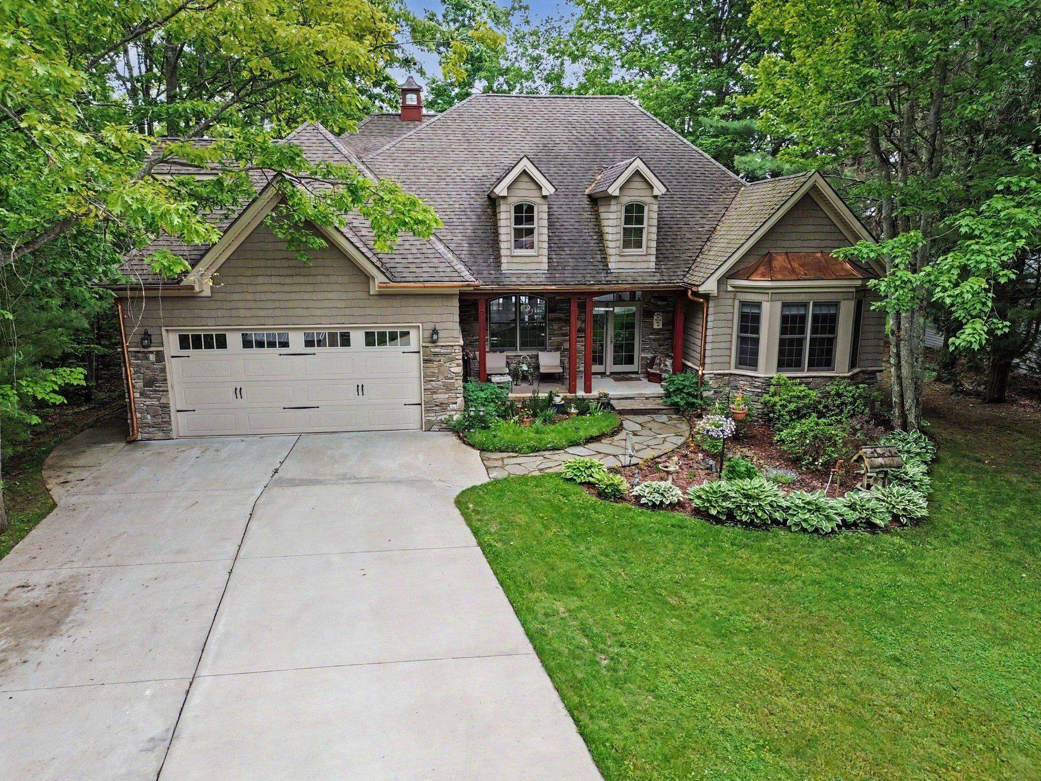 4661 W Cedar Lake