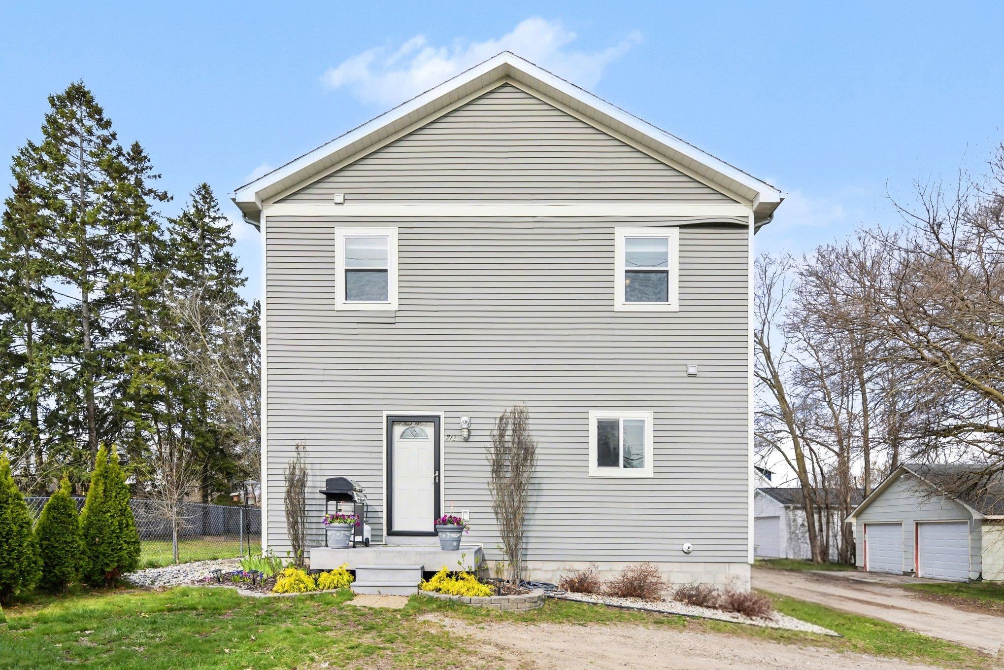 712 Barlow