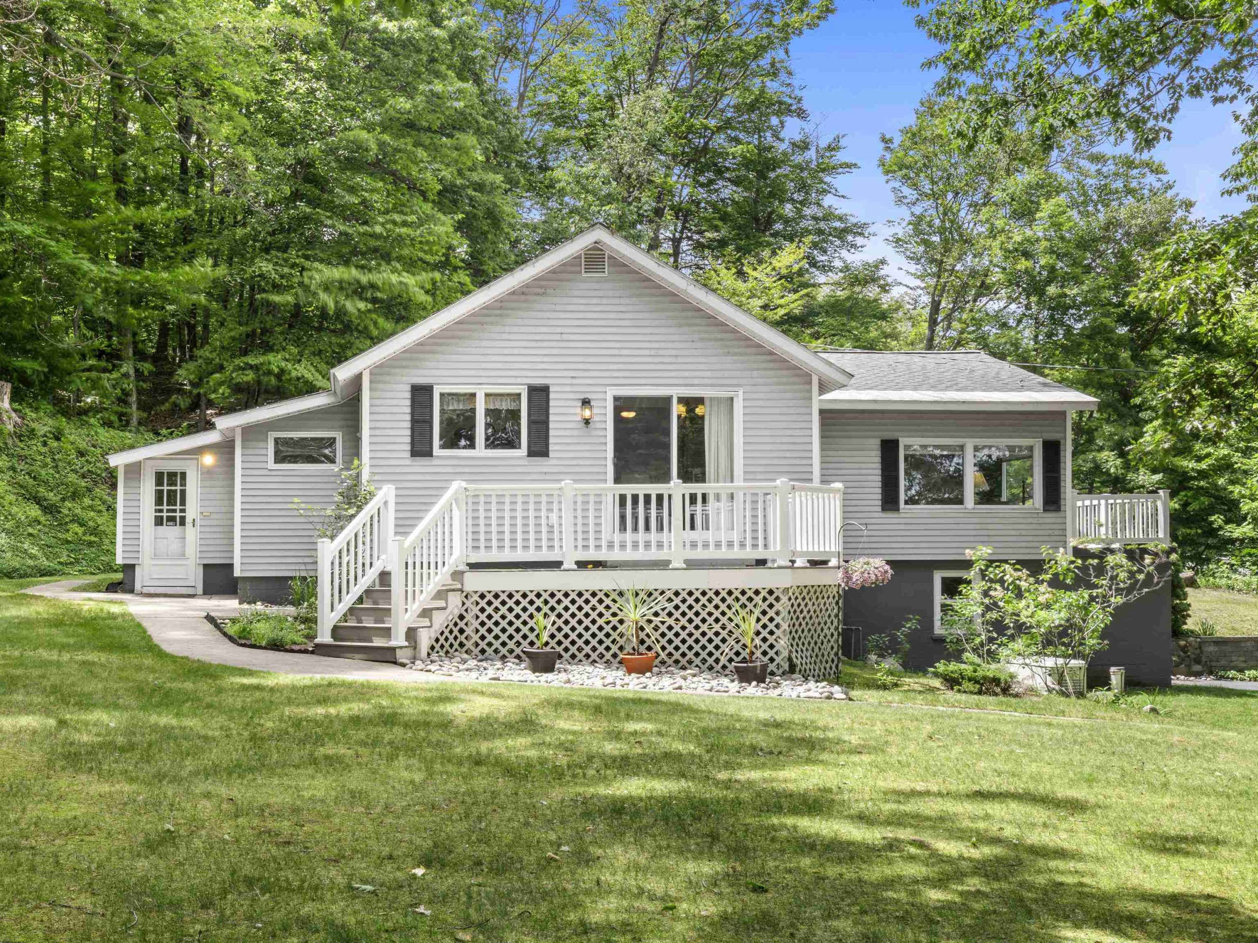 4145 Frankfort