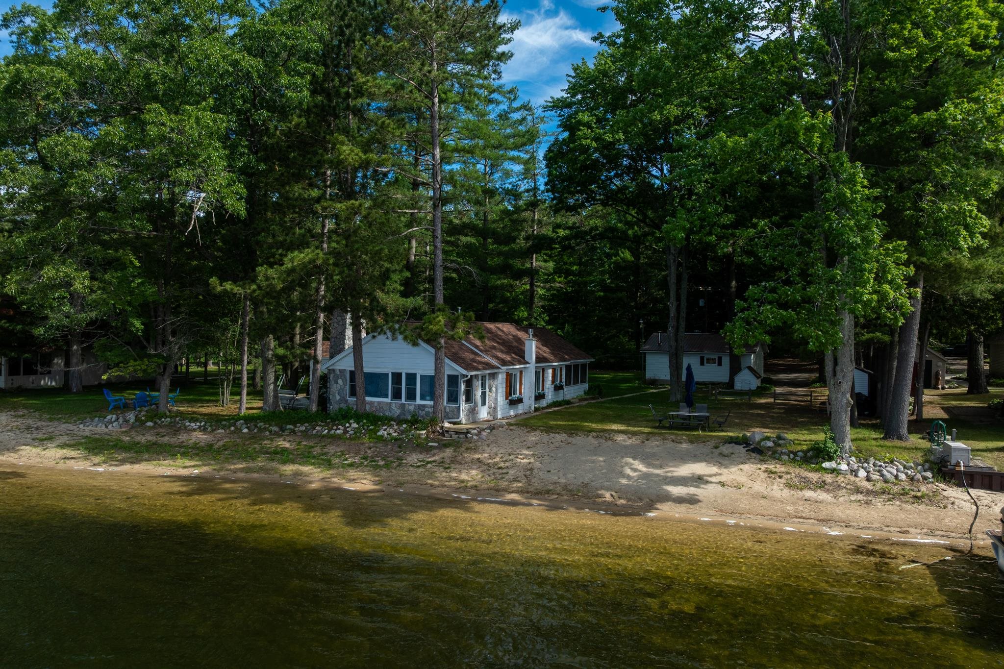 10921 N Shore