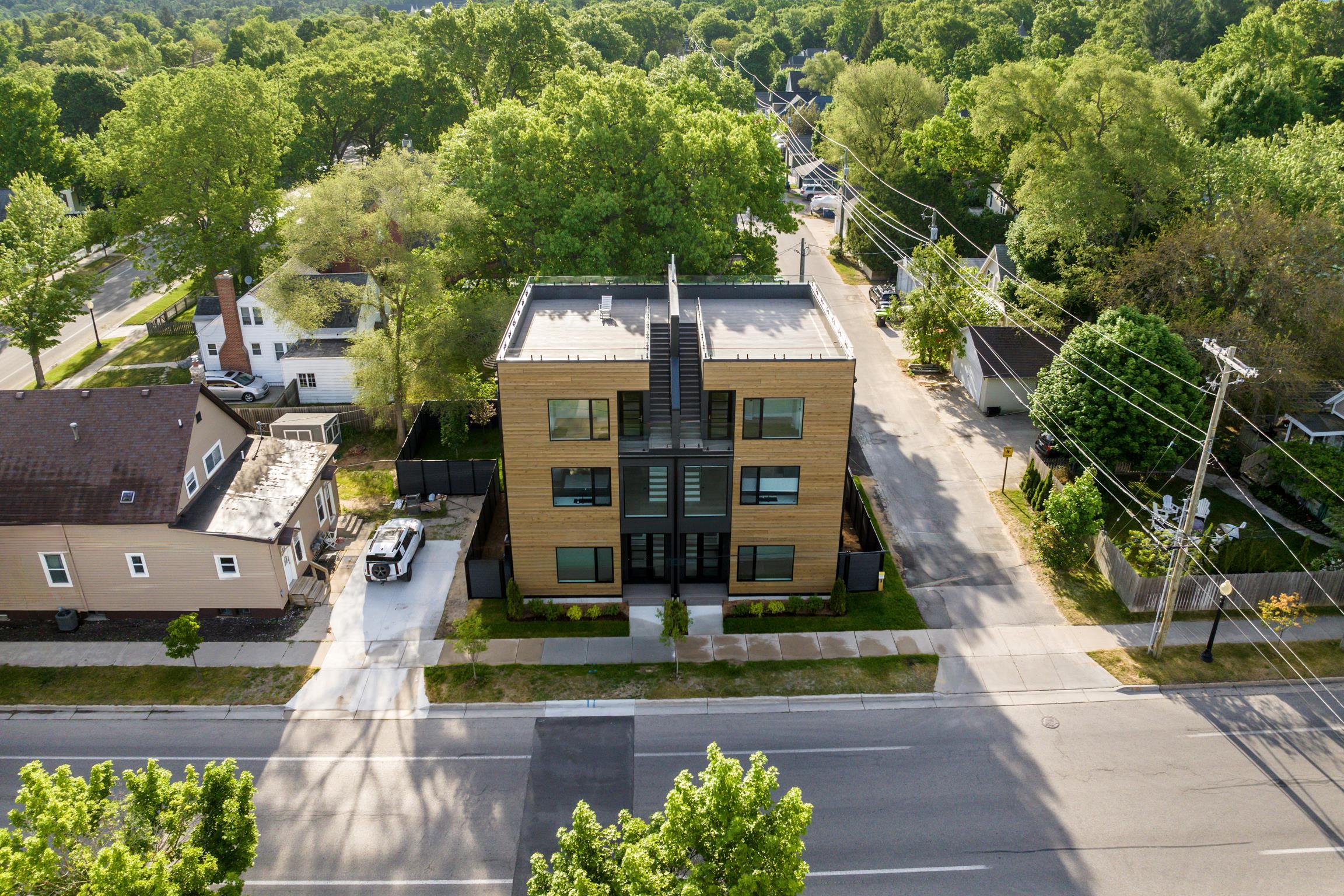 215 Barlow