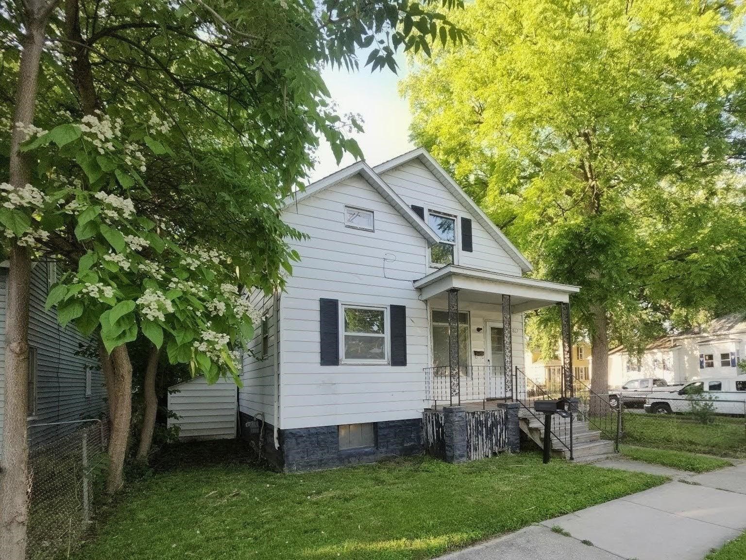 807 E North Union