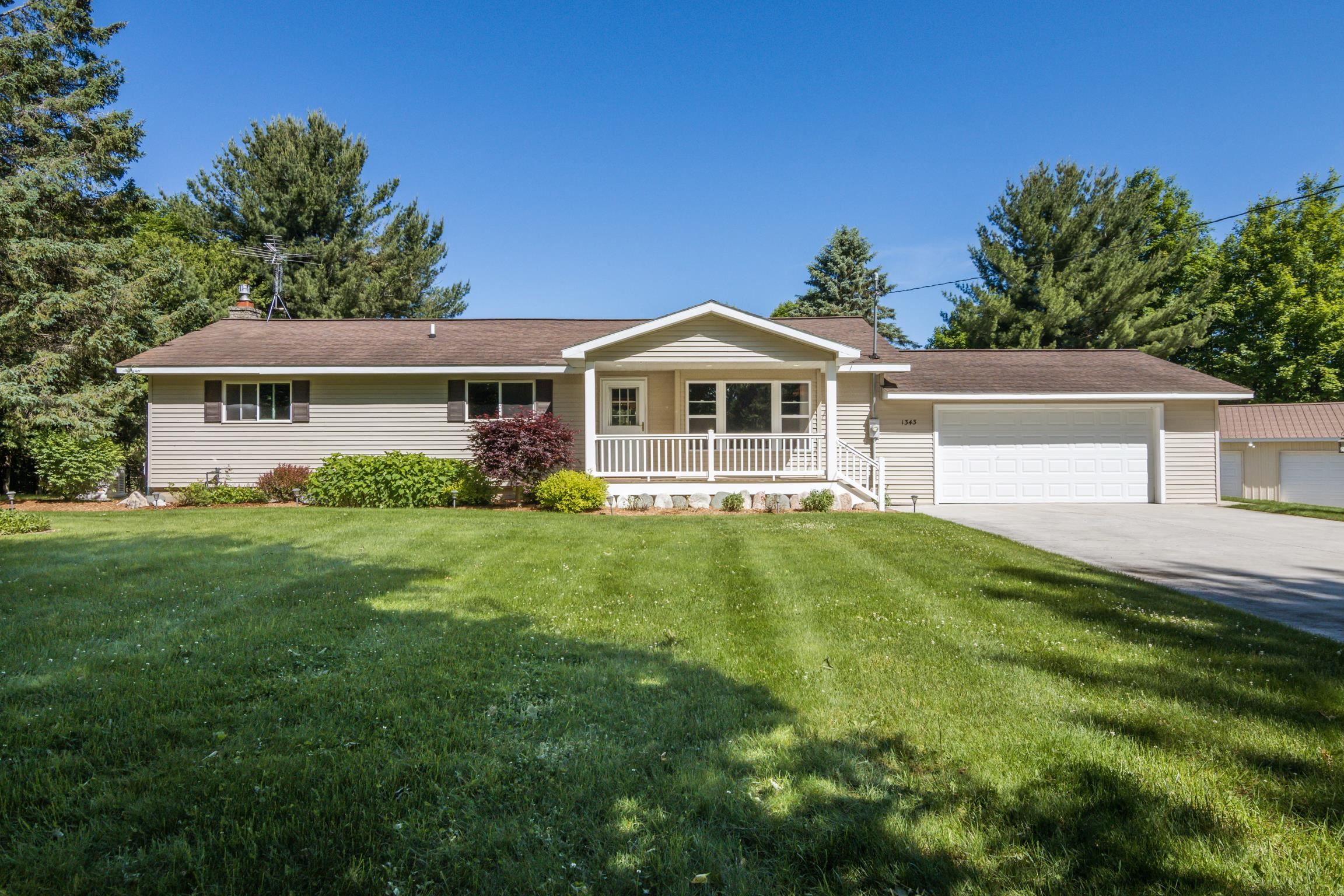 1343 E Sparling