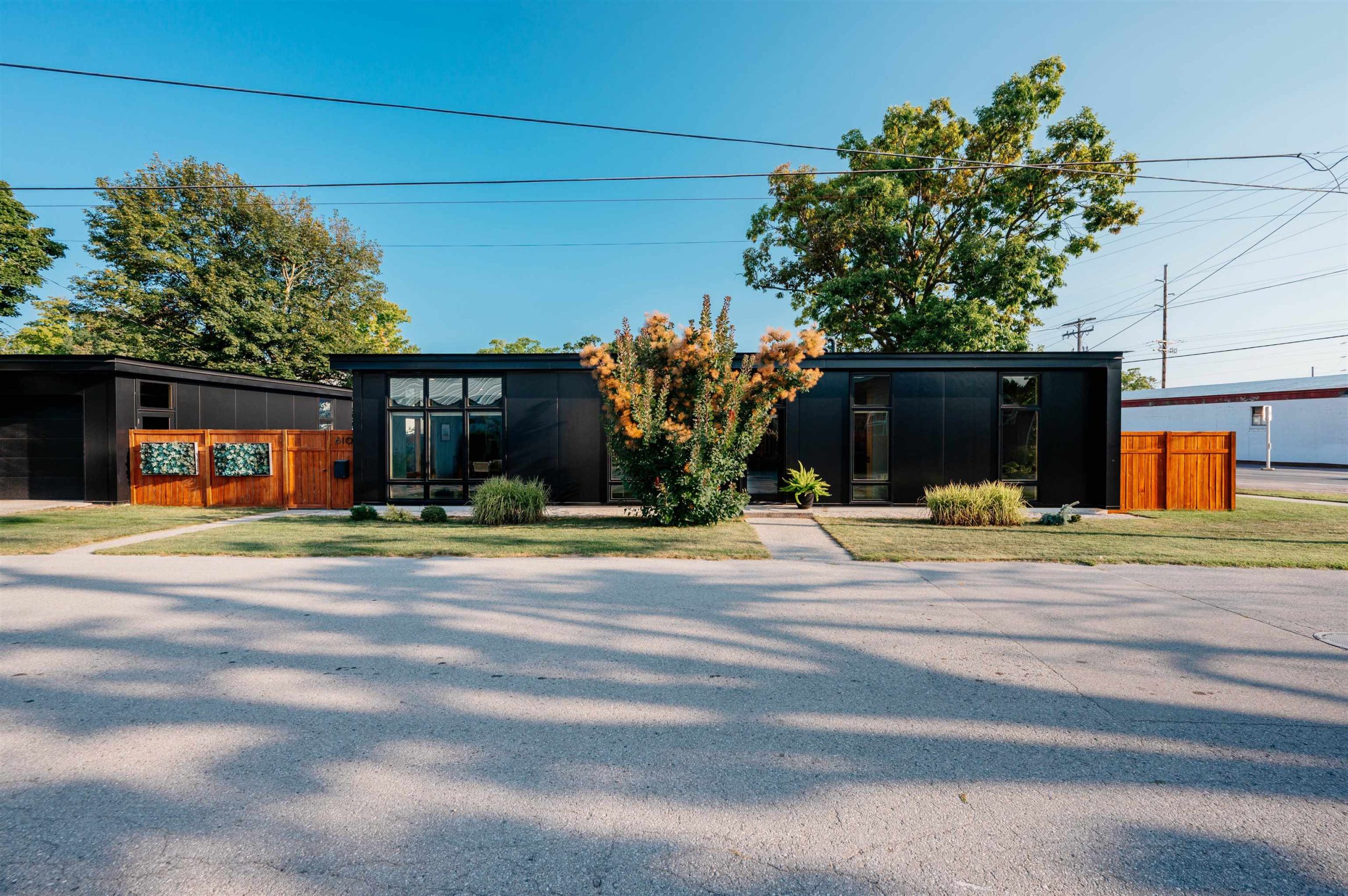 610 Lake